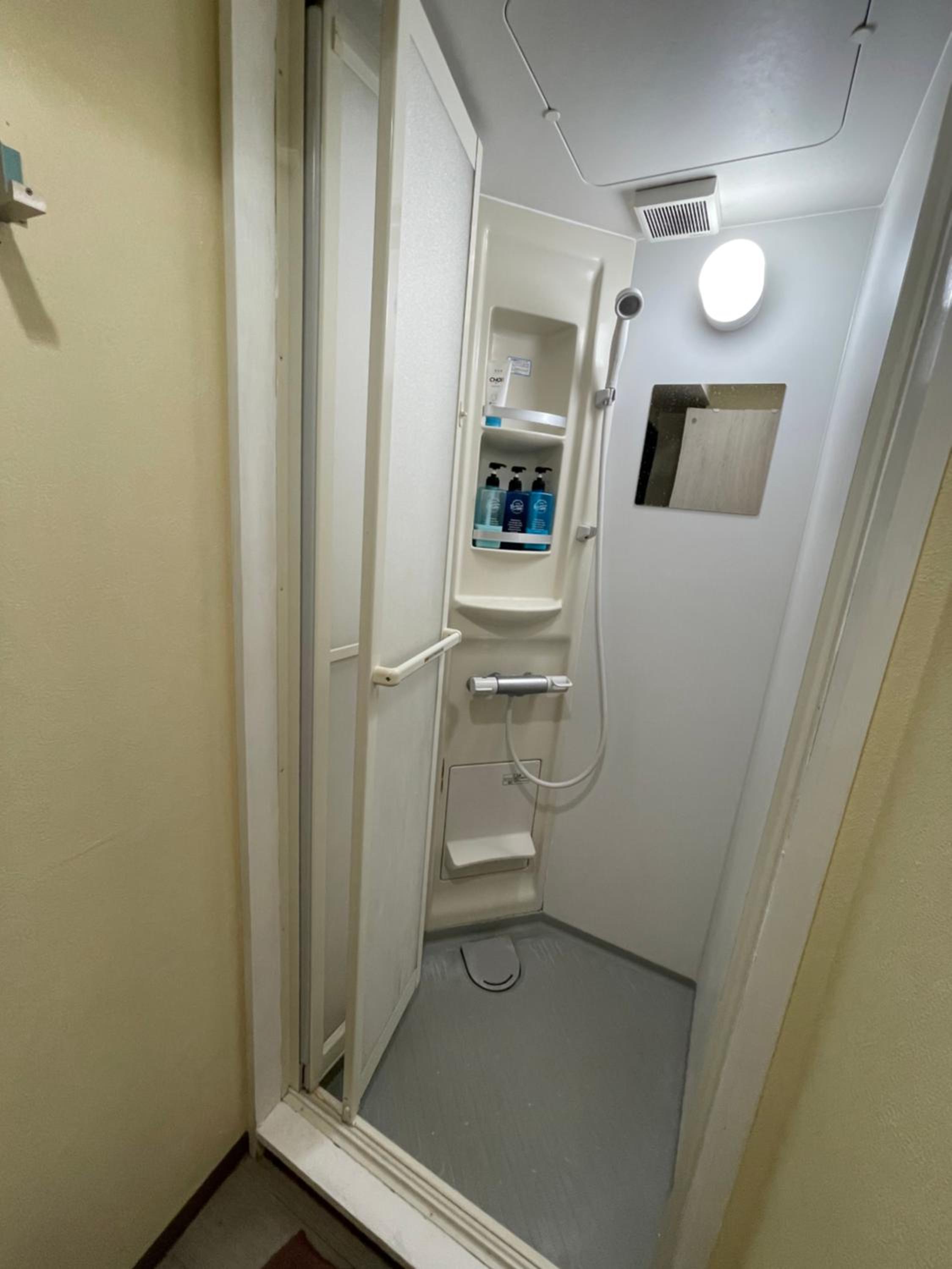 Economy Twin Room photo 2