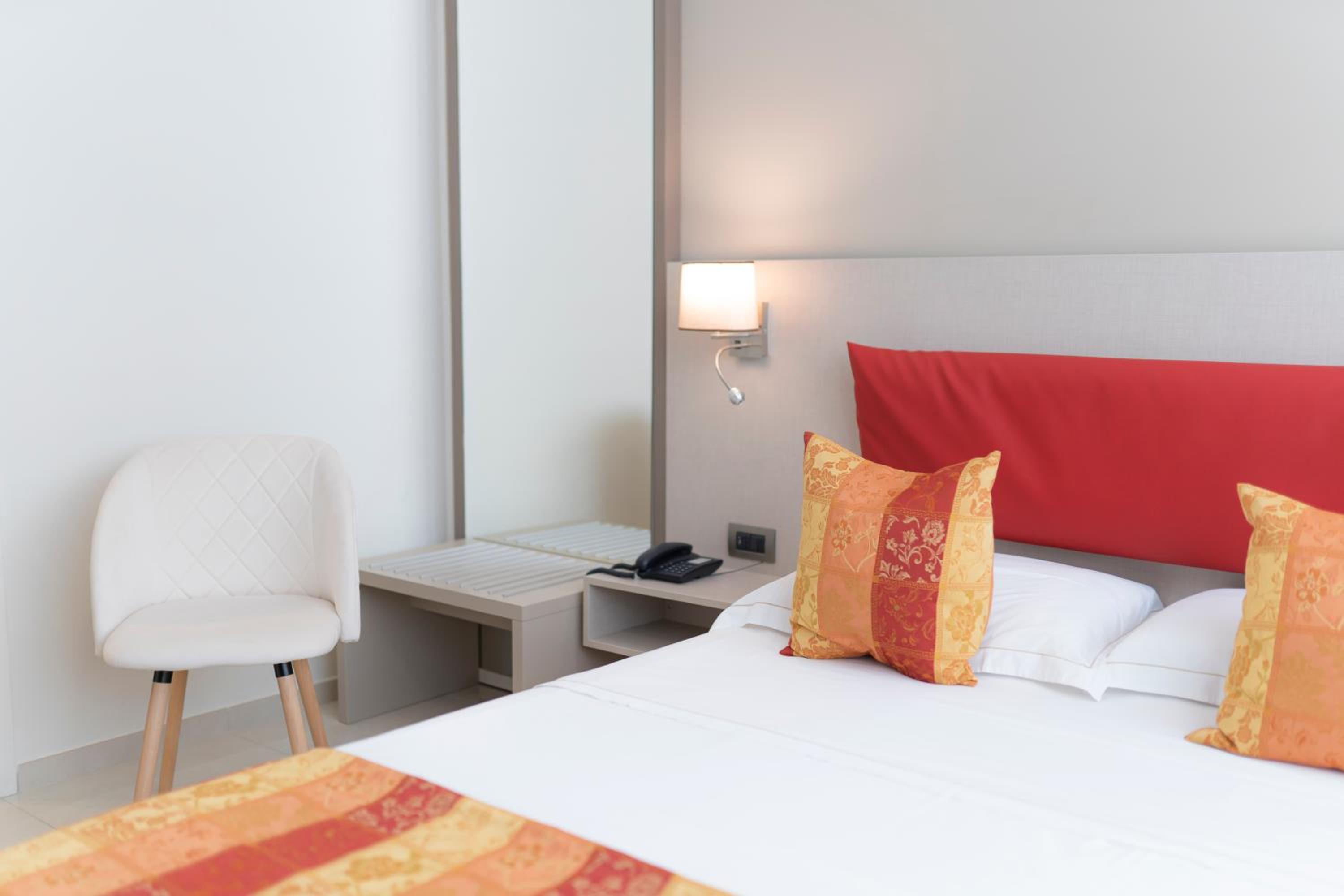 Double Room - Photo 6