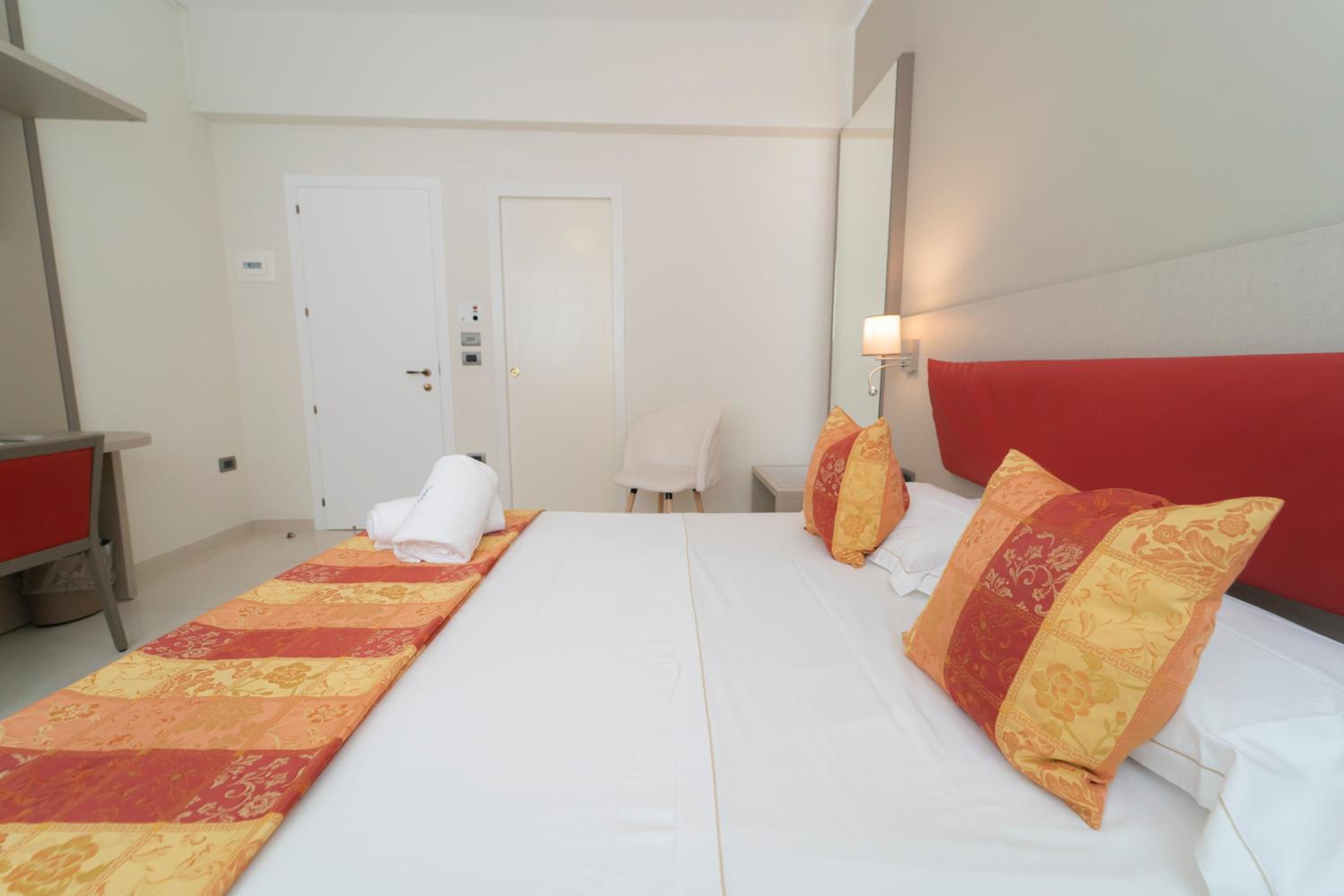 Double Room - Photo 4