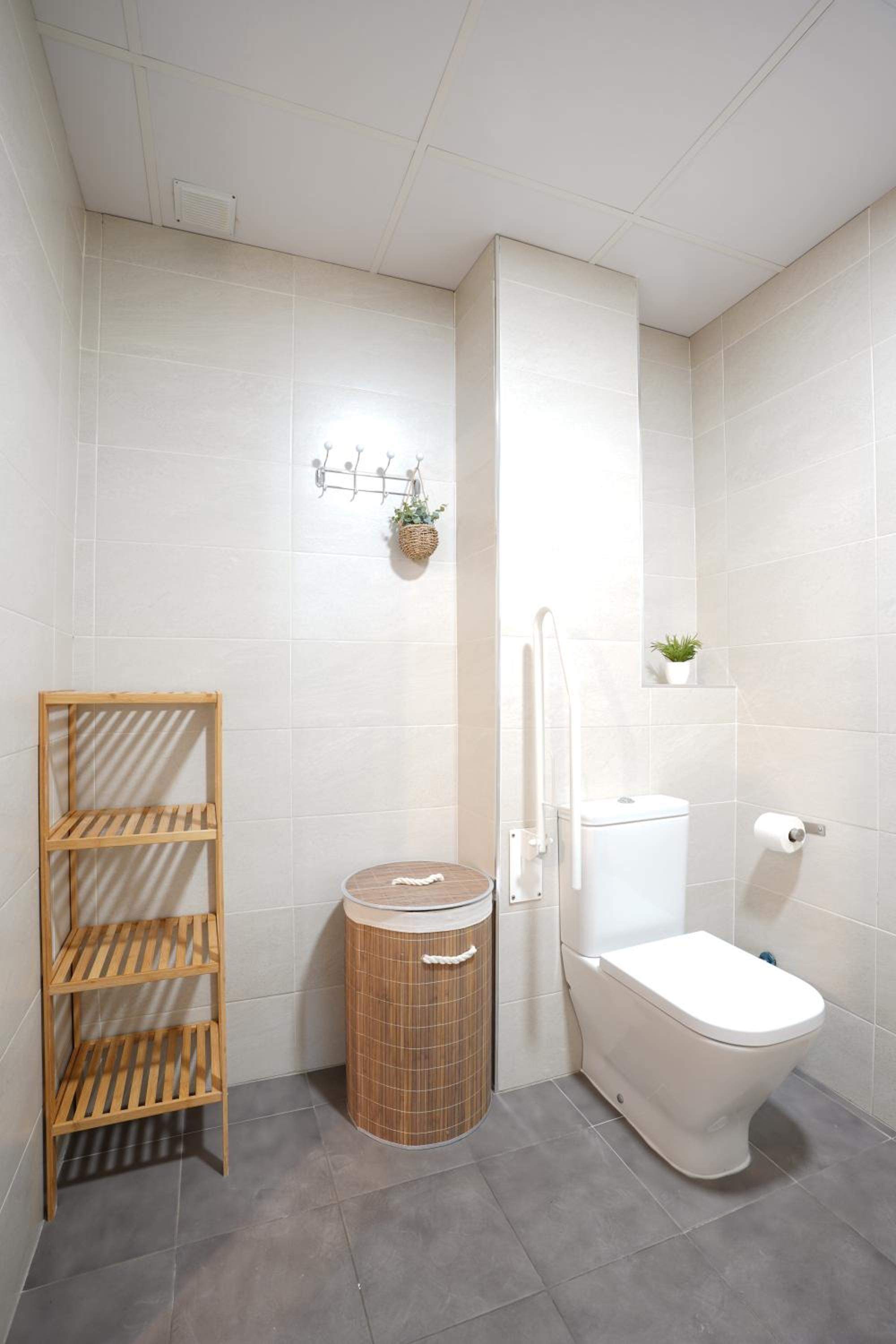 Studio Apartment - Photo 8