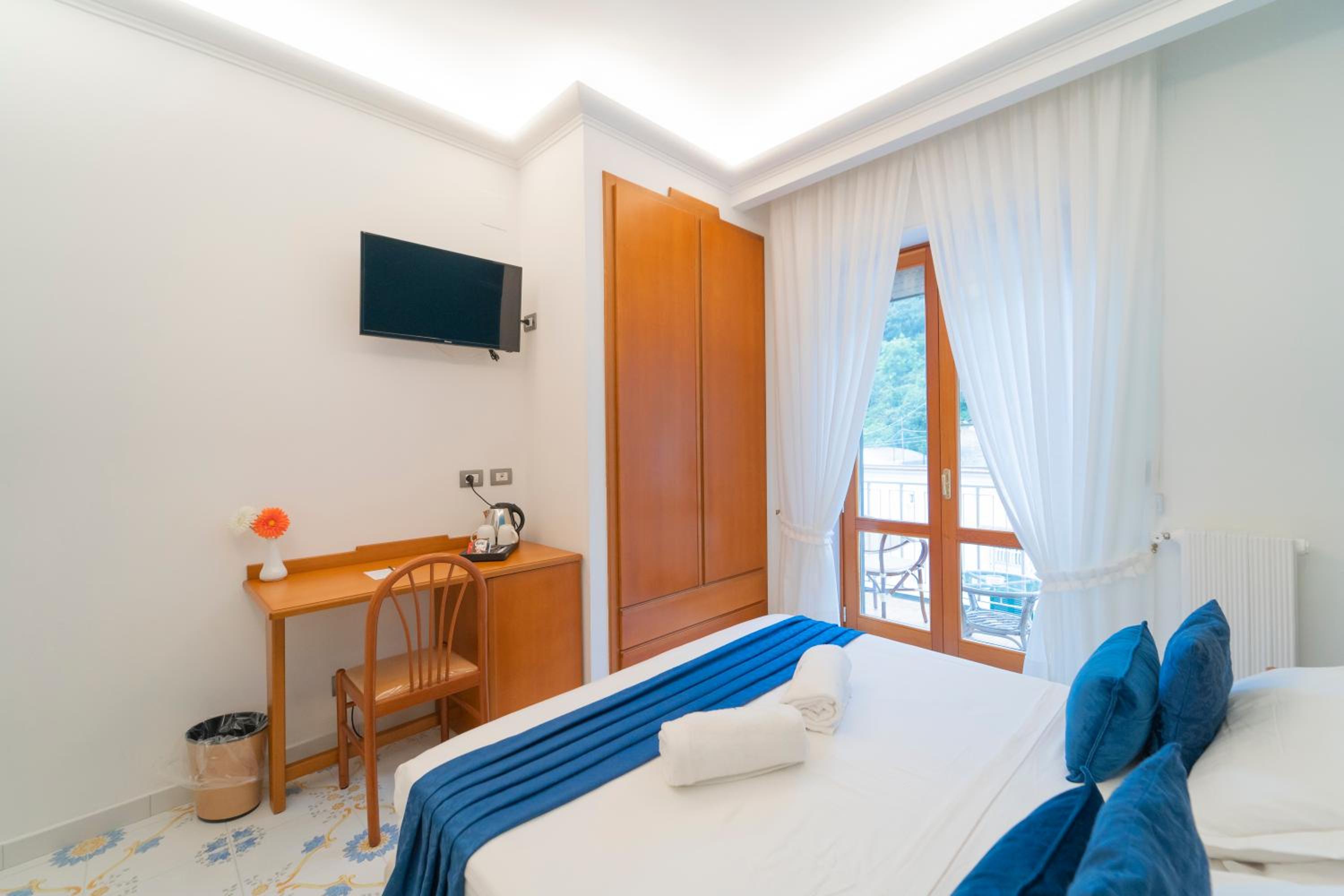 Superior Double Room - Photo 1