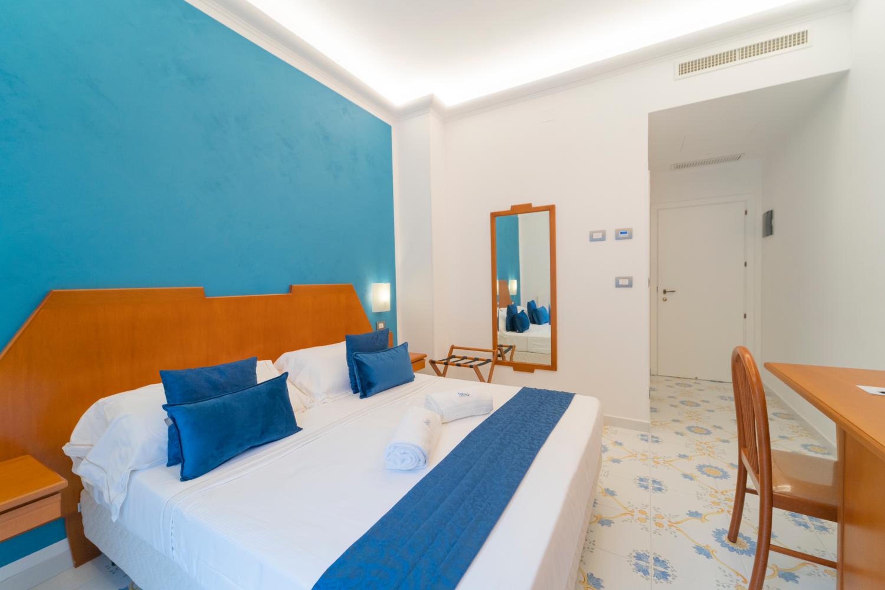 Superior Double Room - Photo 17