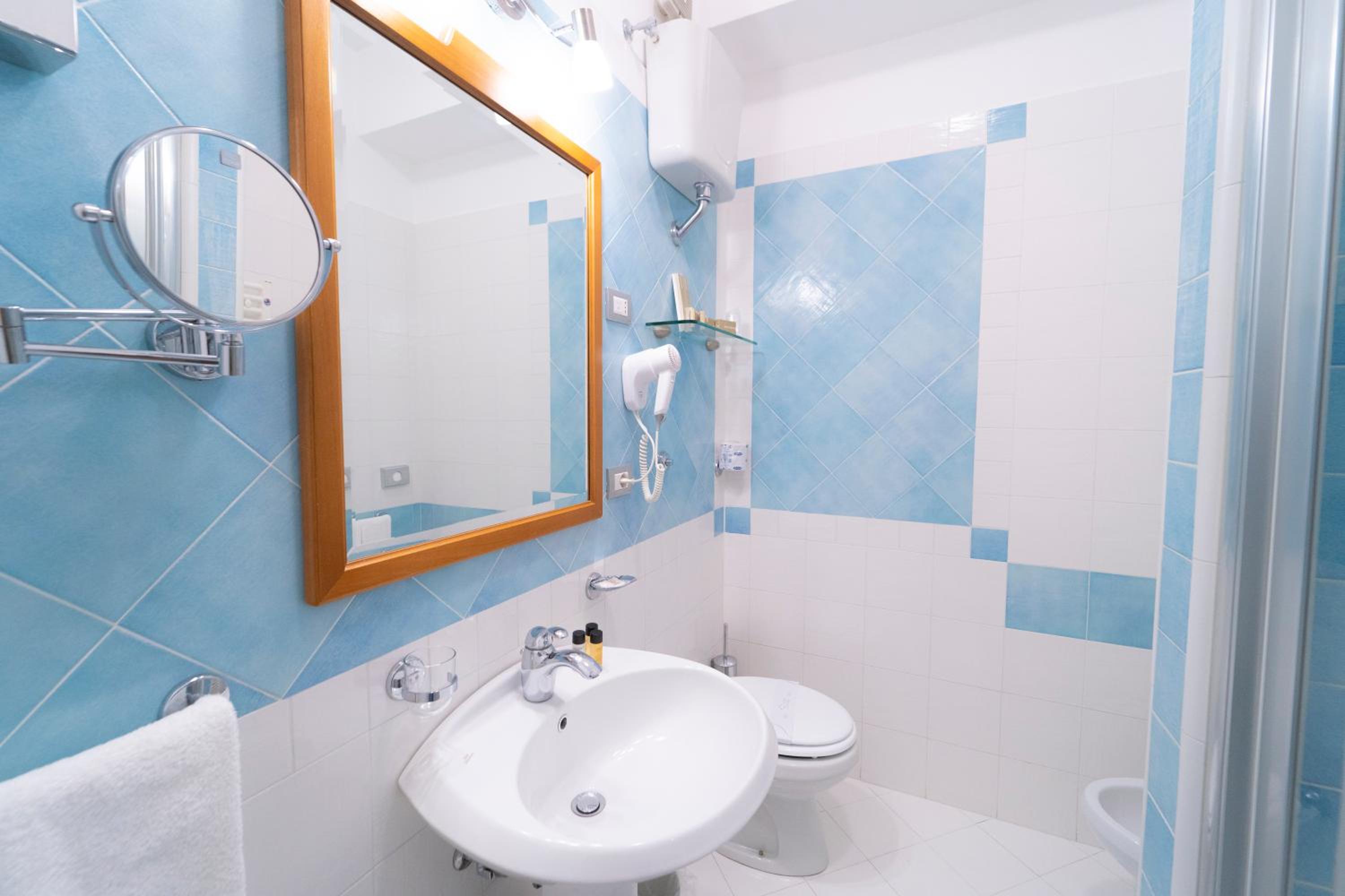 Superior Double Room - Photo 7