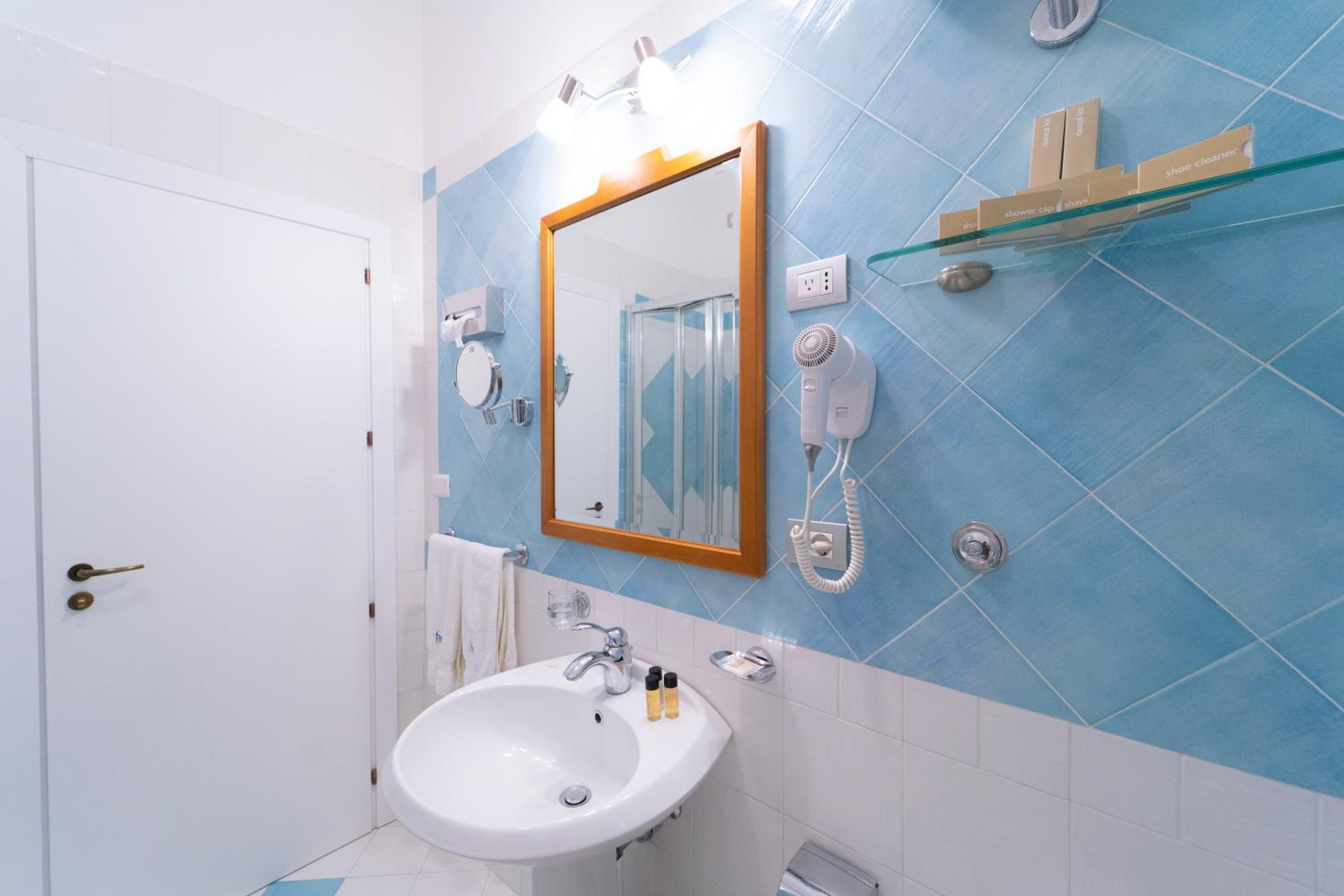 Superior Double Room - Photo 9
