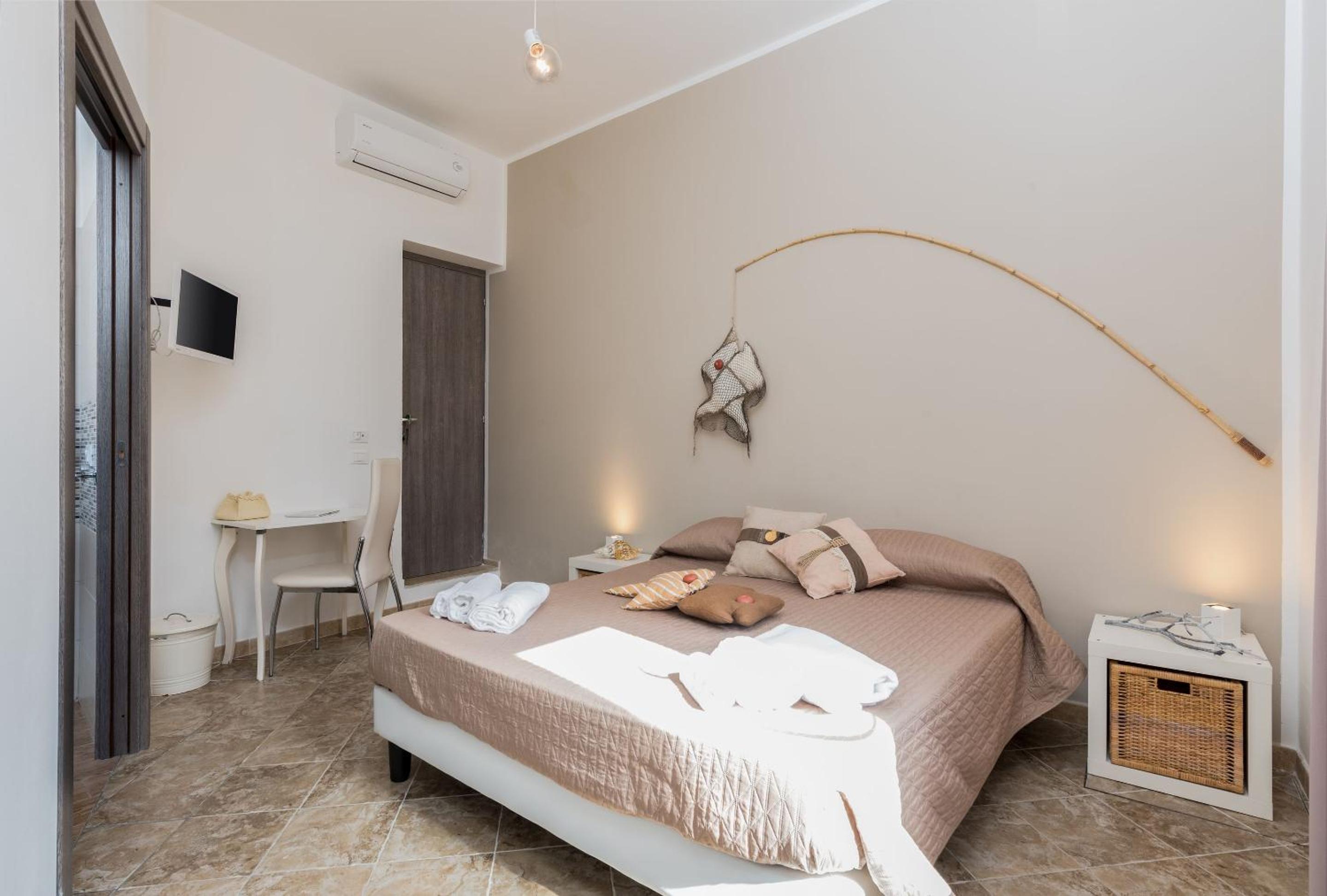 Double Room - Disability Access photo 2