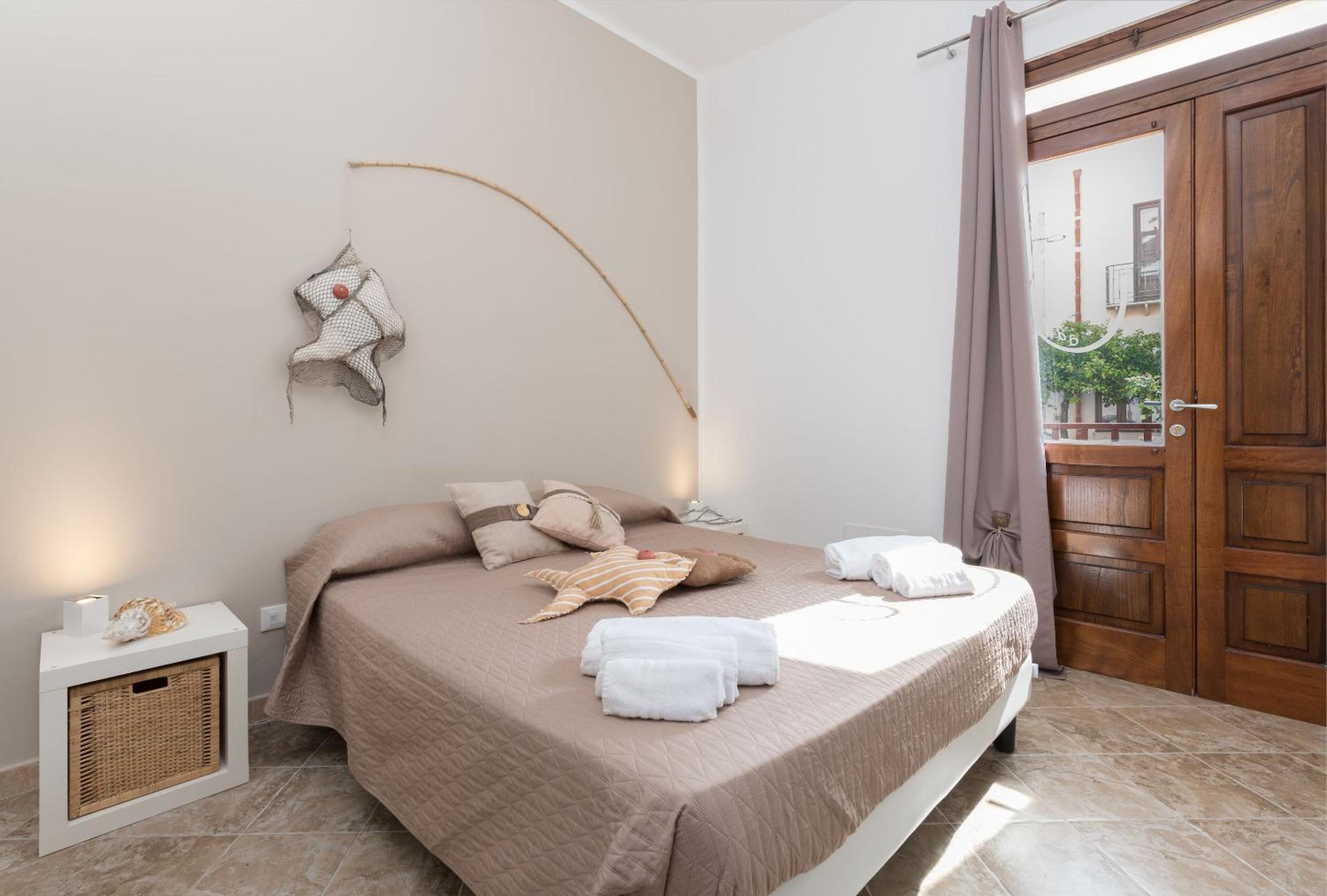 Double Room - Disability Access photo 3