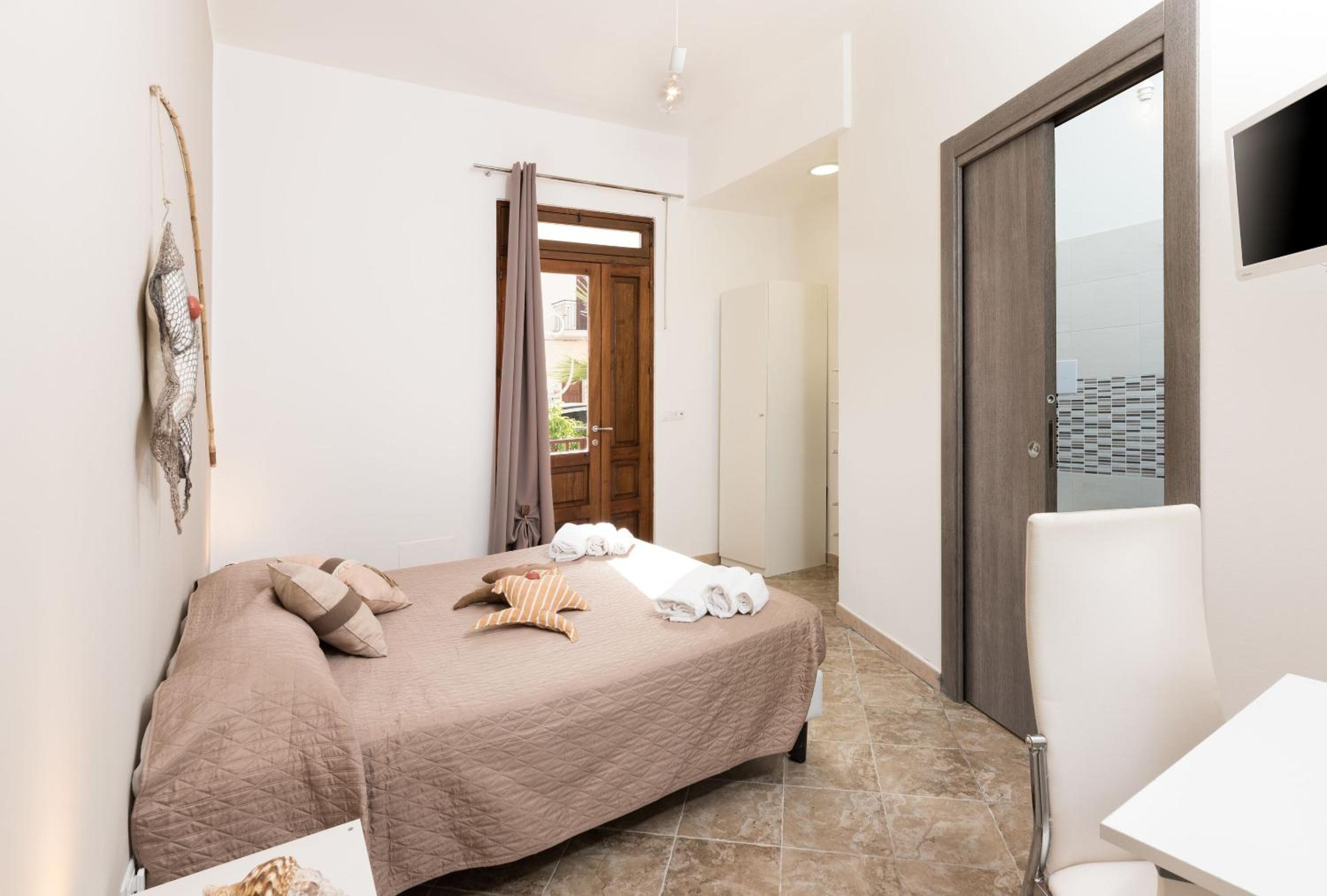 Double Room - Disability Access photo 1