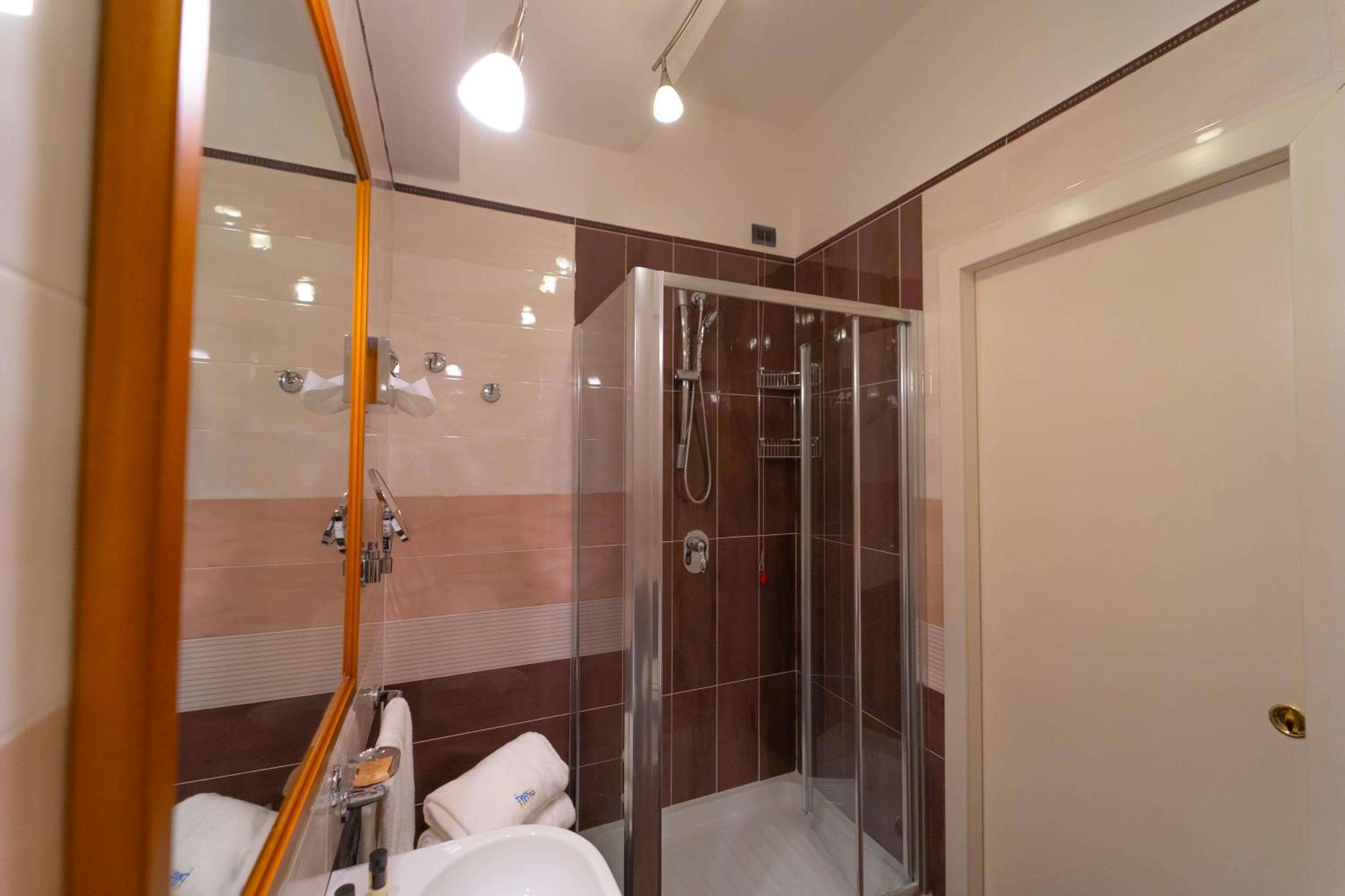 Triple Room - Photo 8