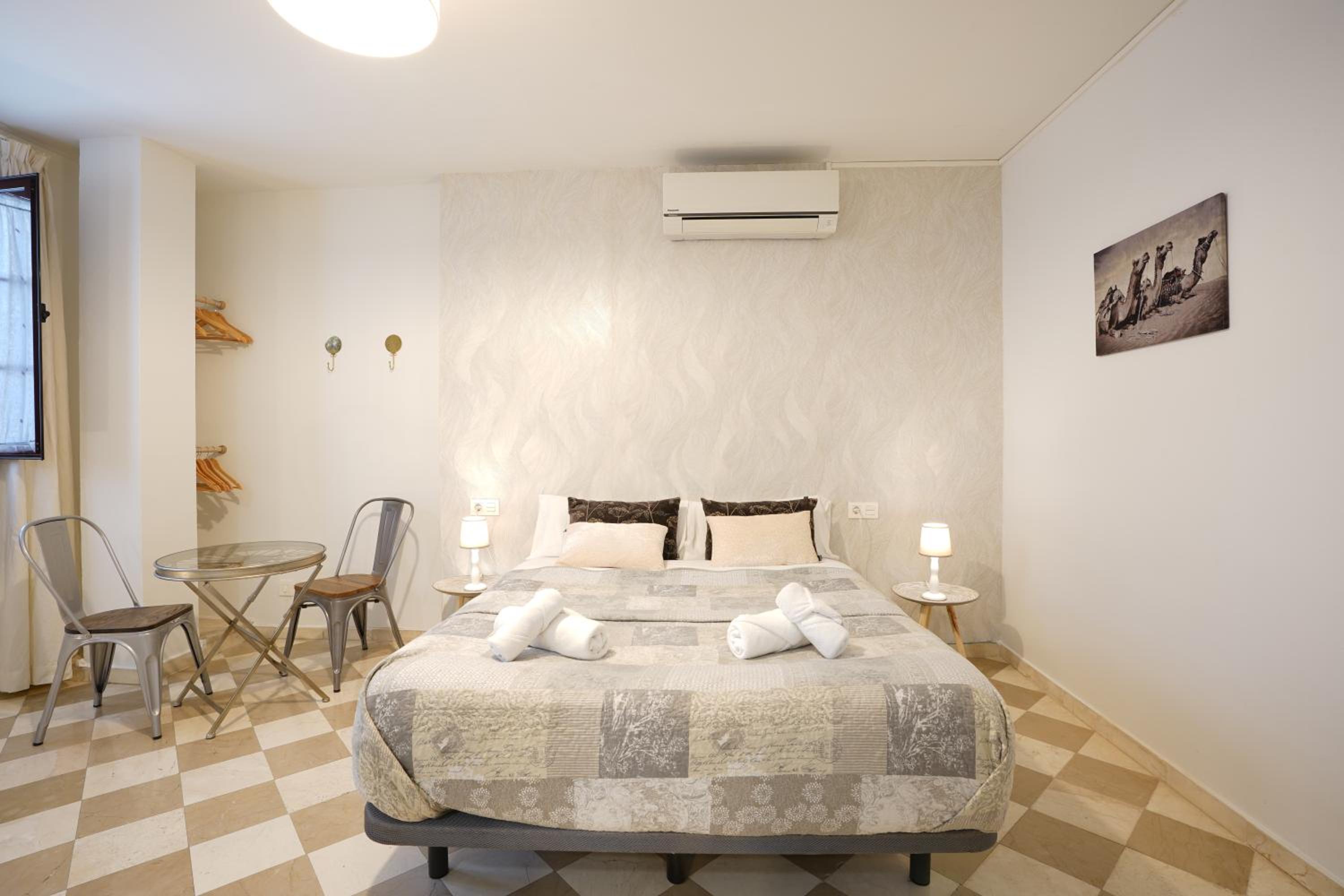 Studio Apartment - Photo 5