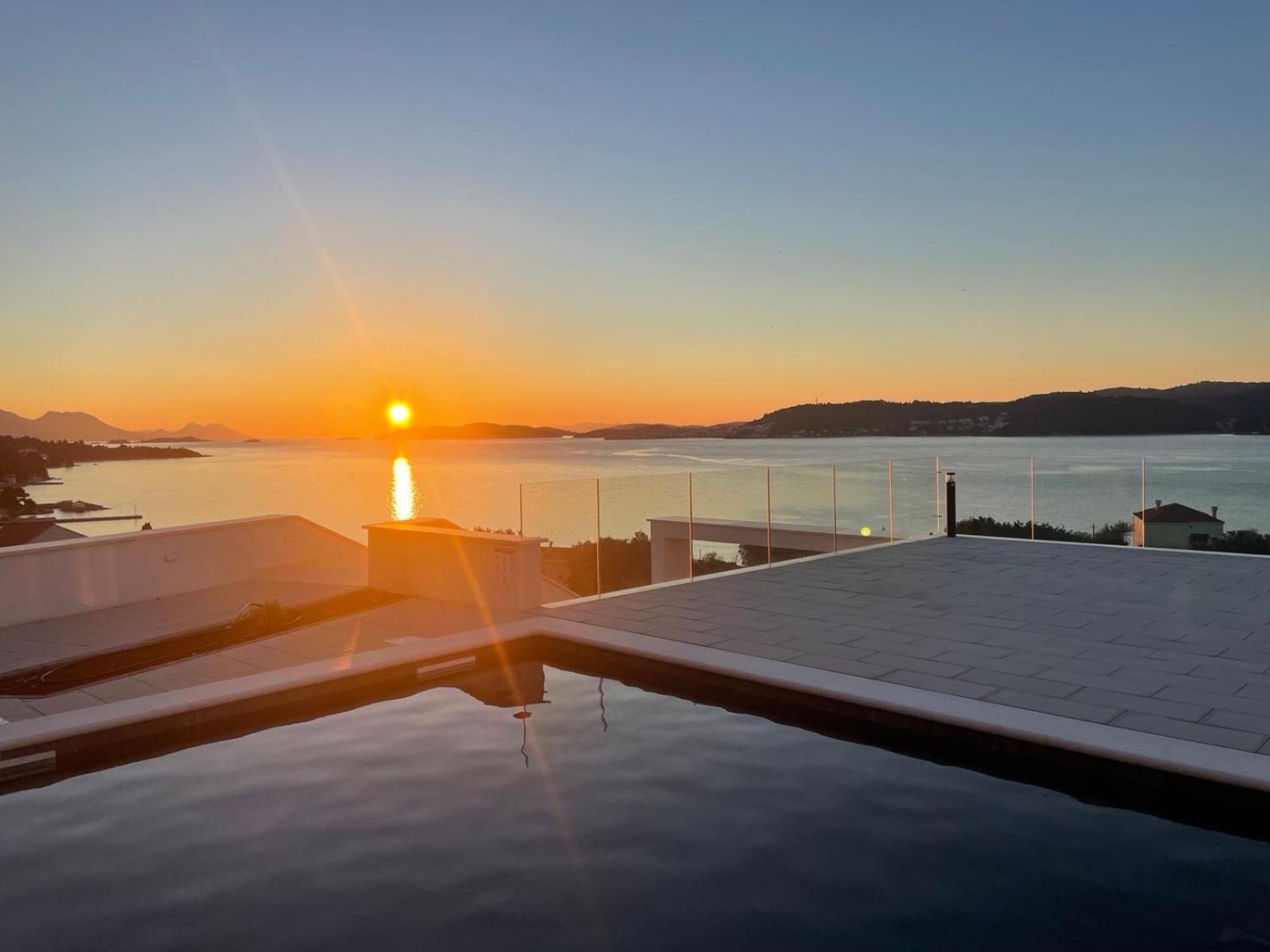 Apartment with Sea View photo 2