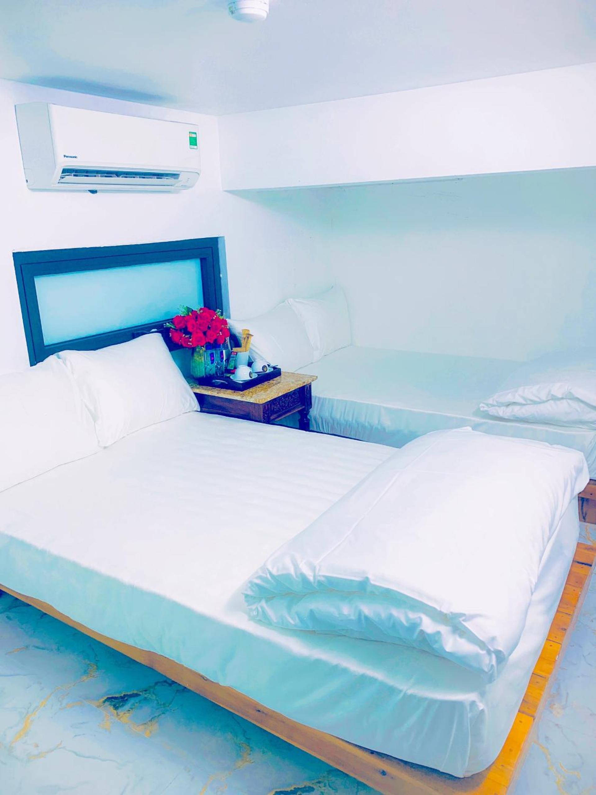 Twin Room With Shared Bathroom