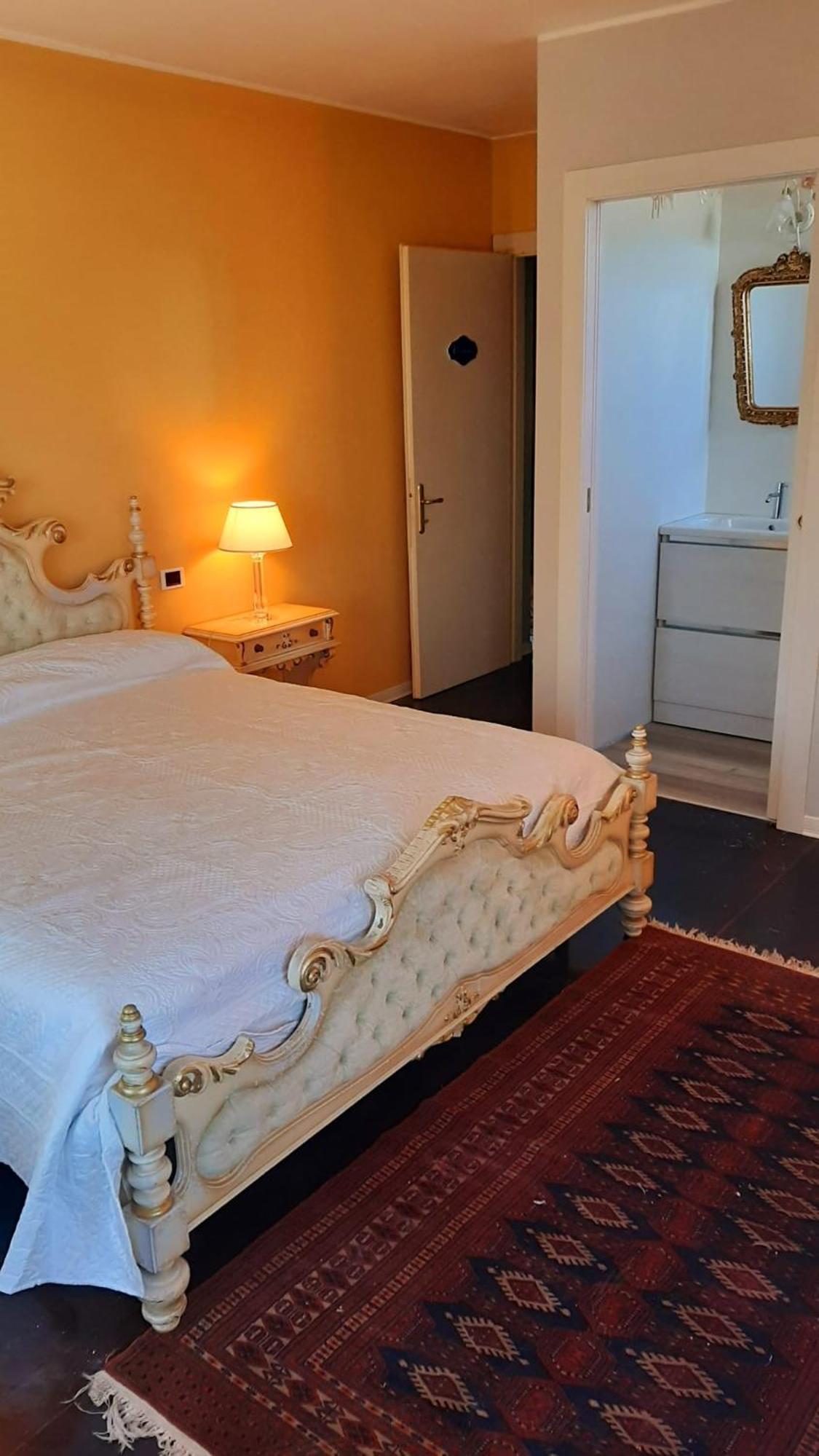 Large Double Room photo 2