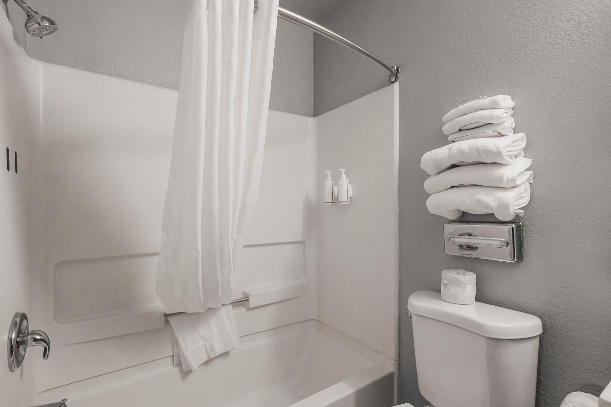 Double Room with Two Double Beds - Photo 3