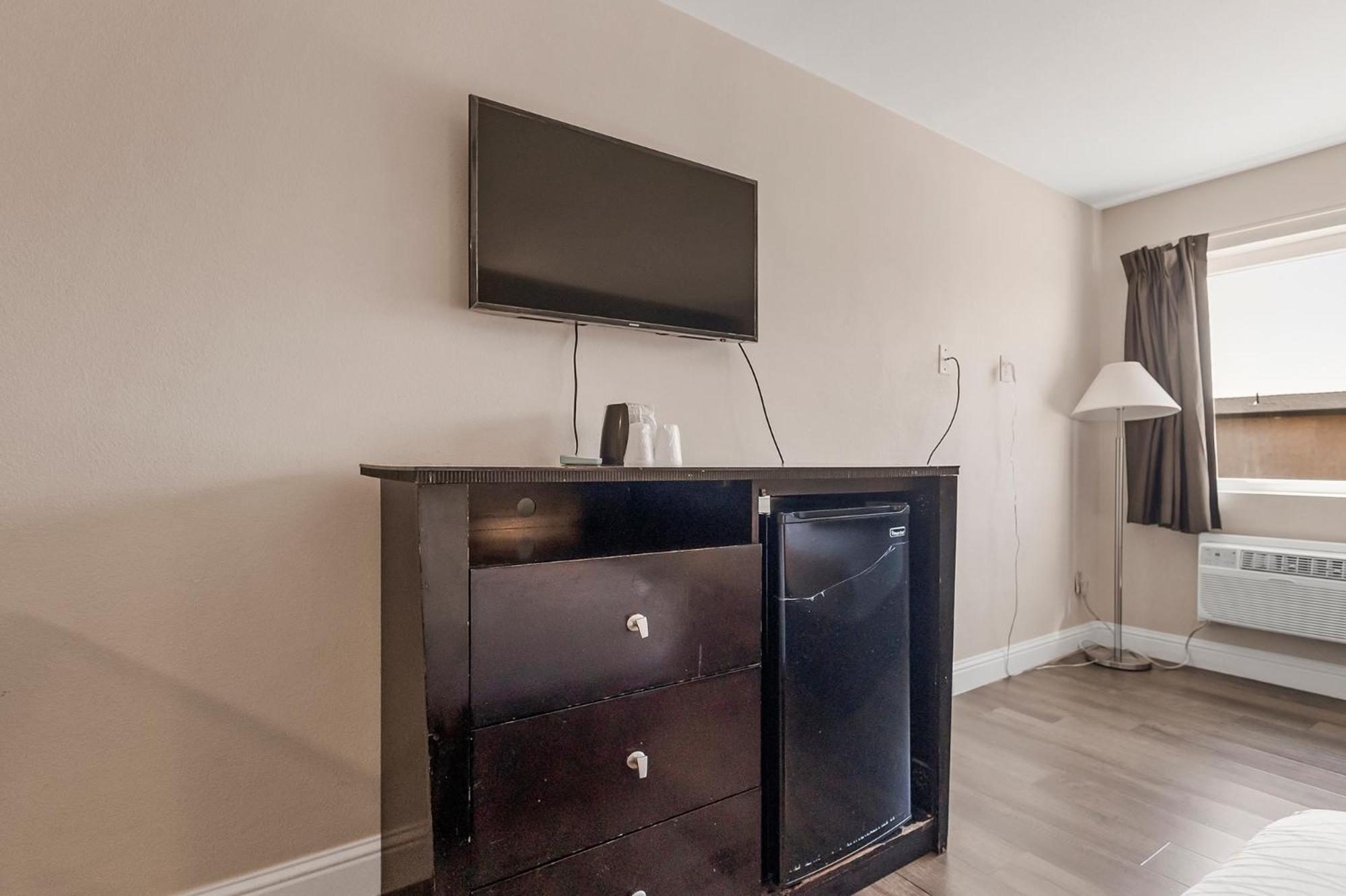 Double Room with Two Double Beds - Photo 8