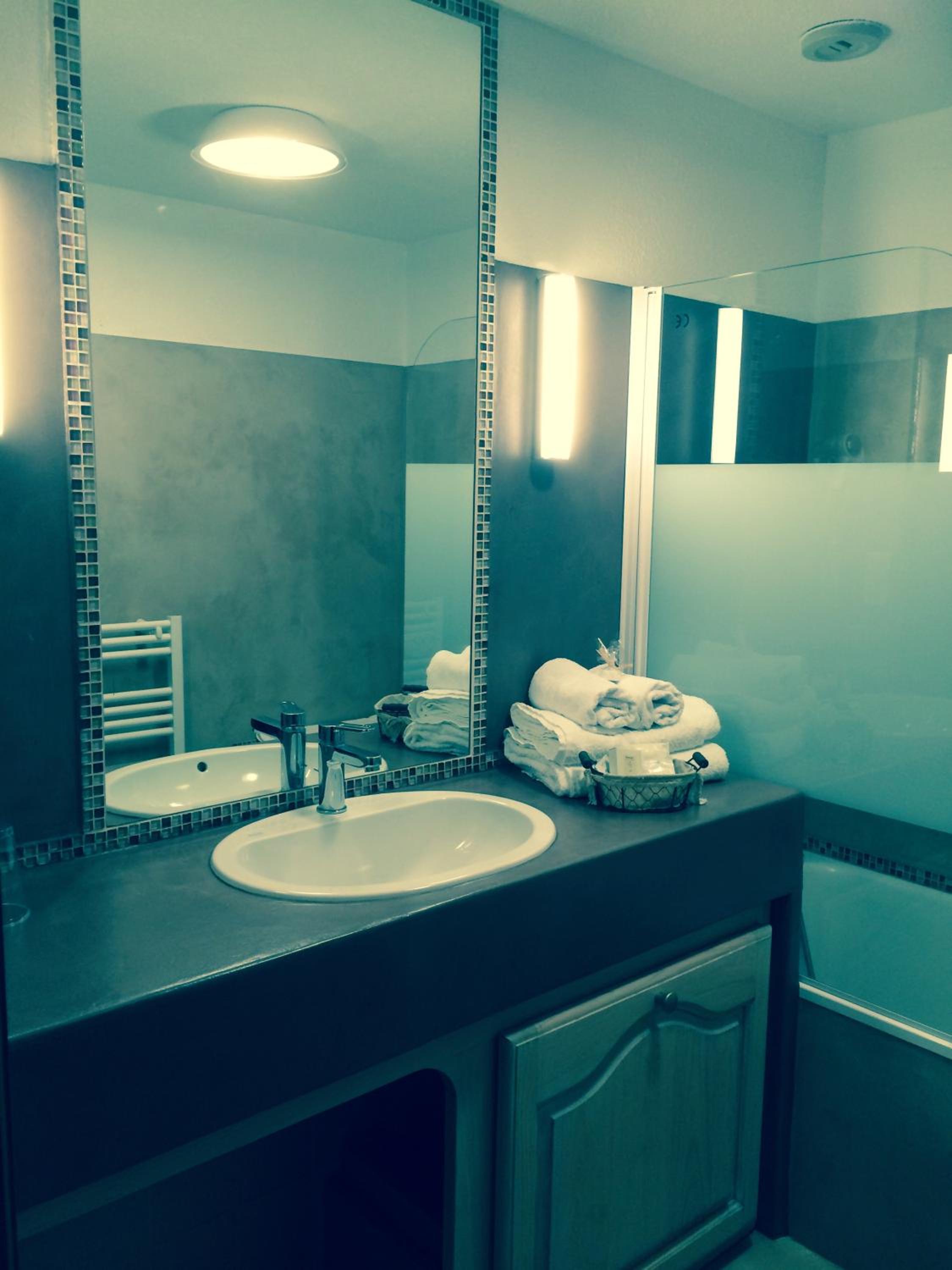 Double Room - Photo 11