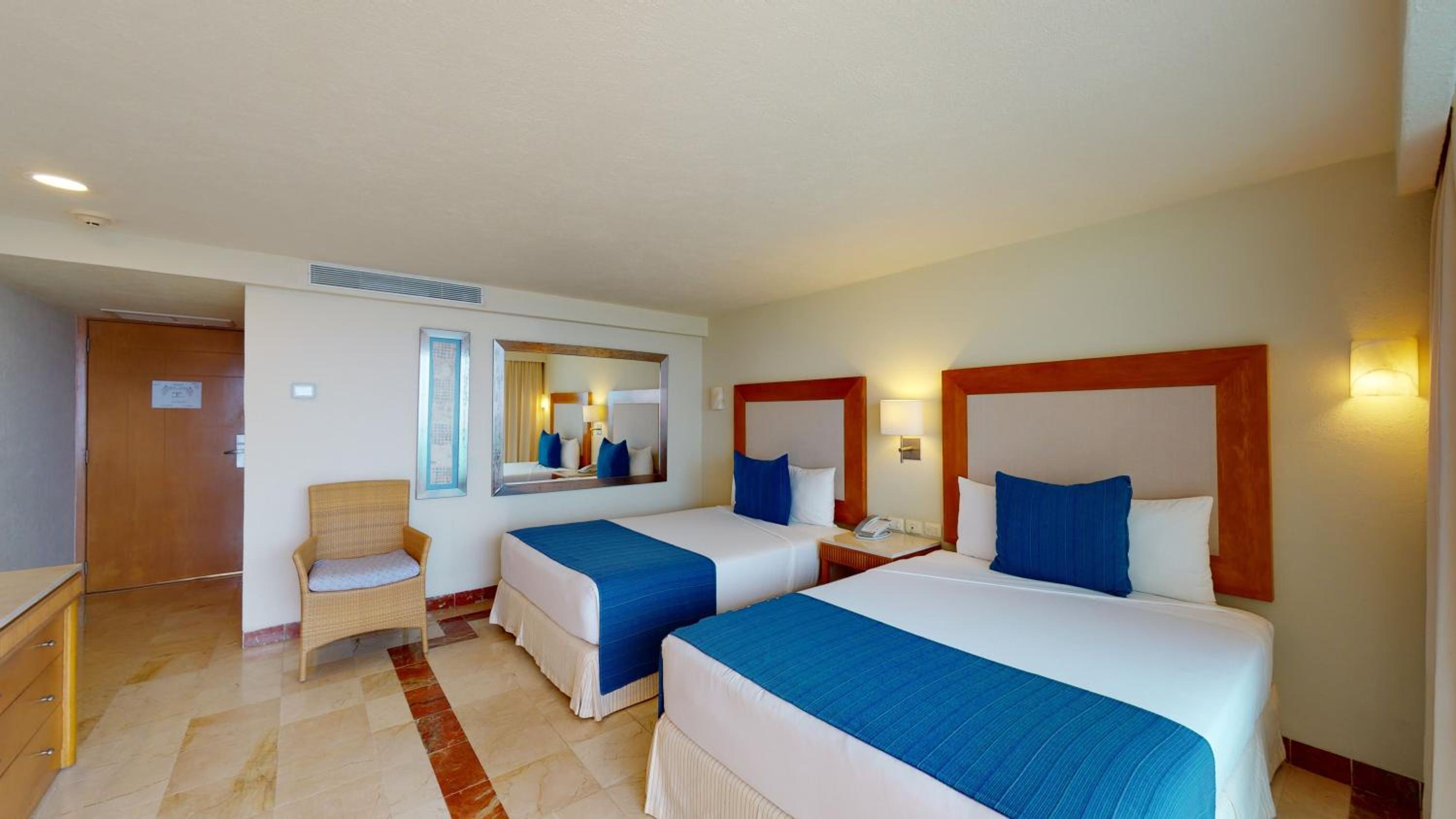 Deluxe Double Room with Sea View - Photo 6