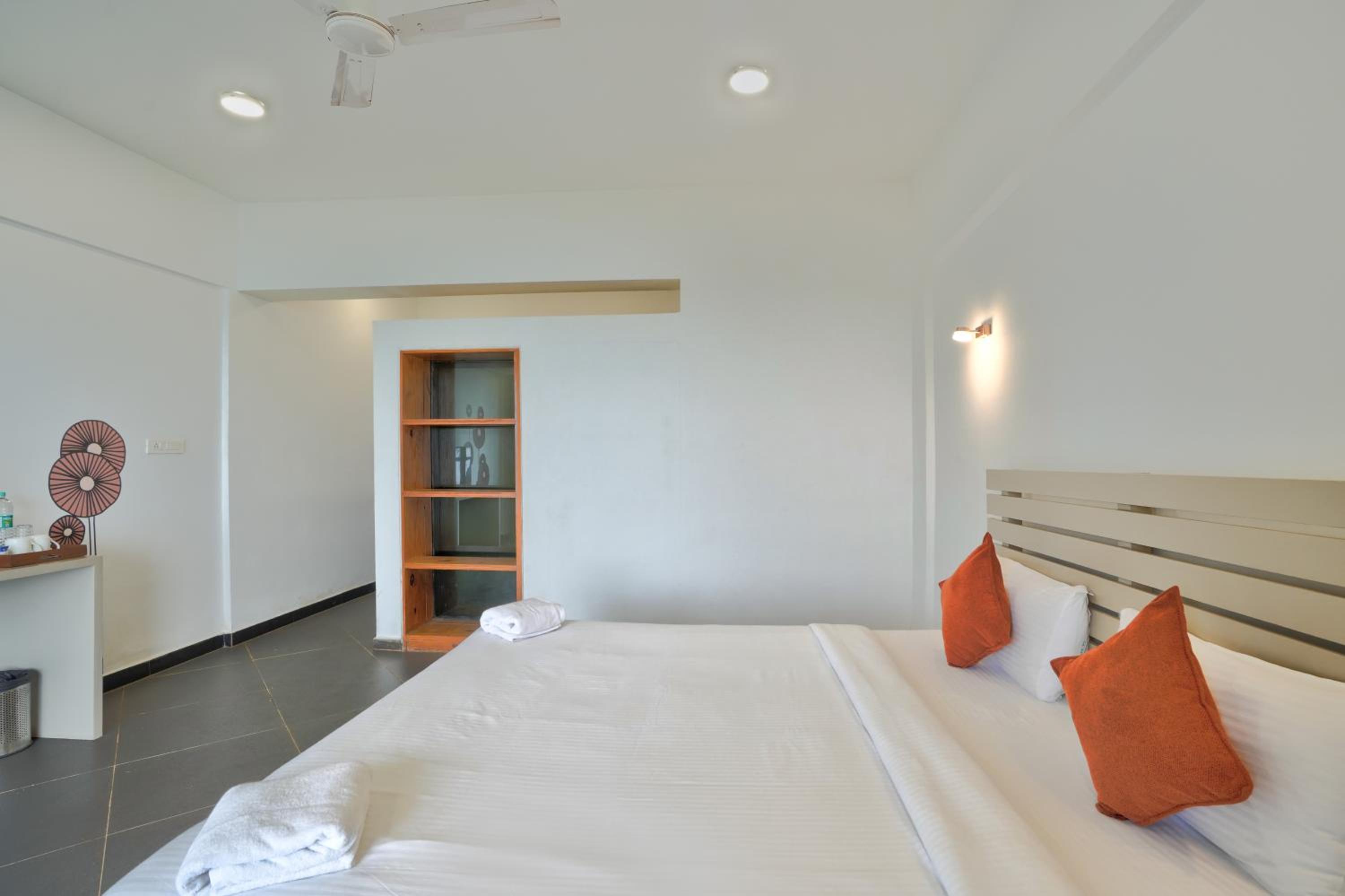 King Room with Garden View - Photo 17