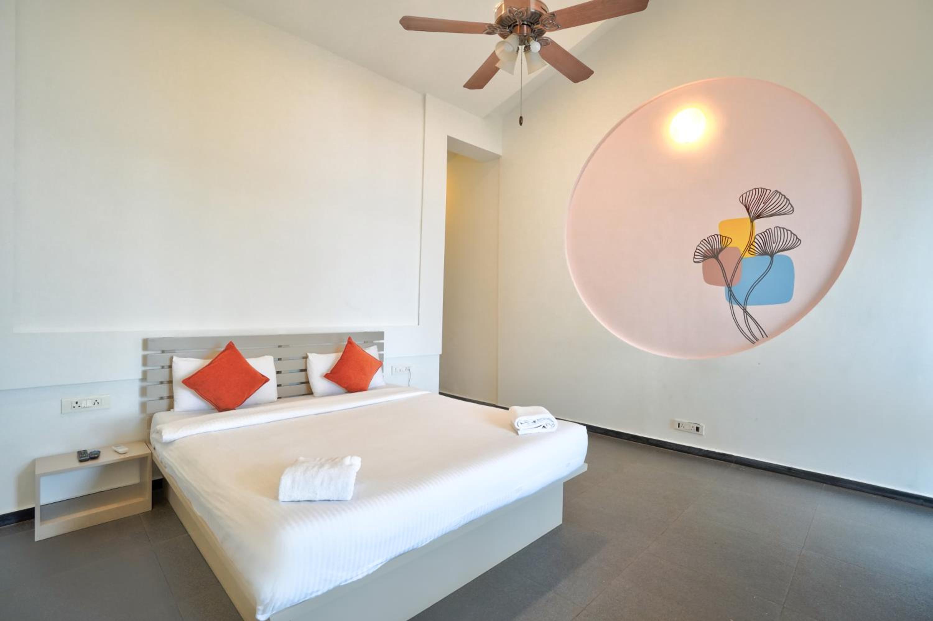 Superior Room with River View - Photo 11