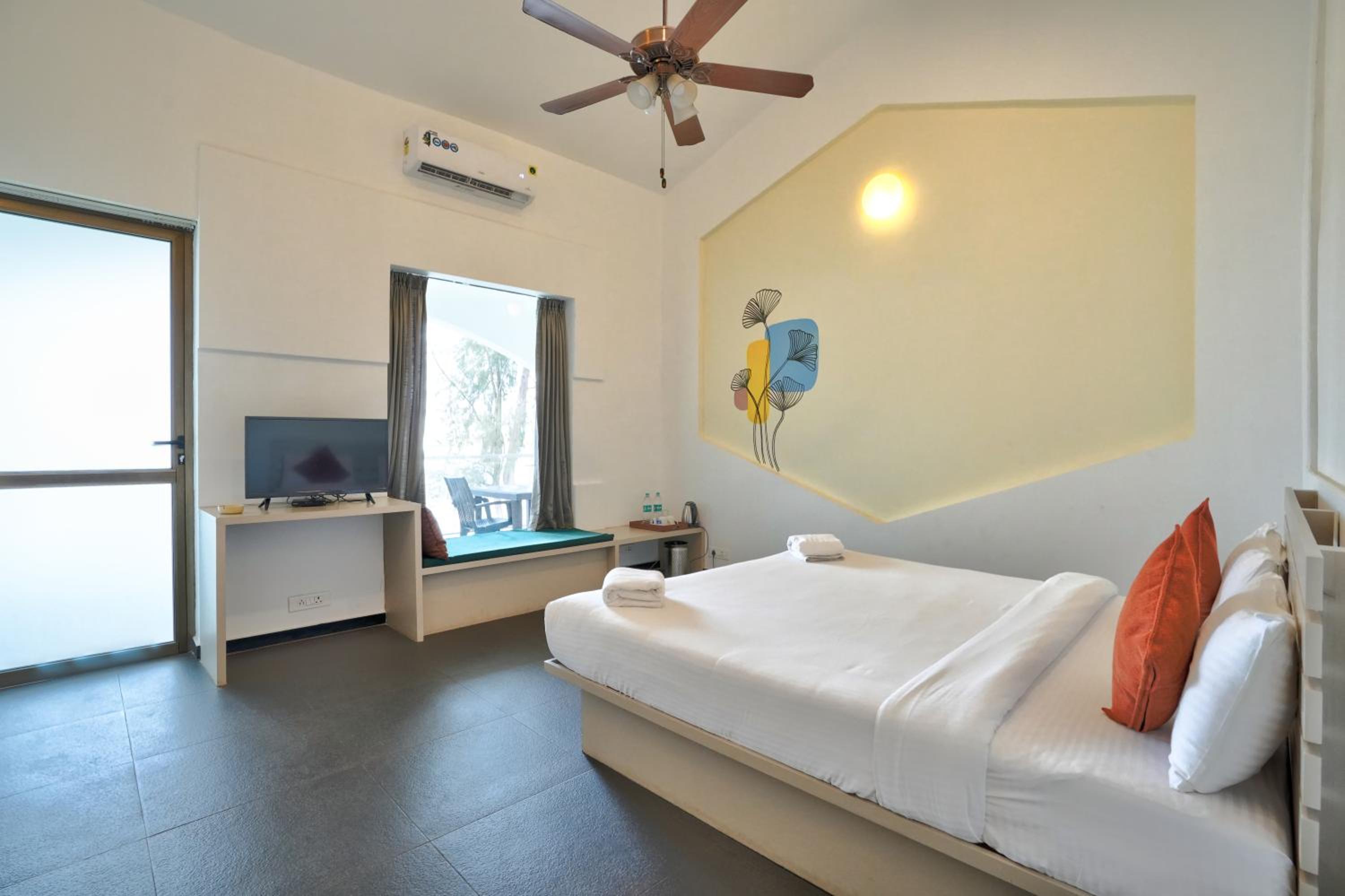 Superior Room with River View - Photo 4