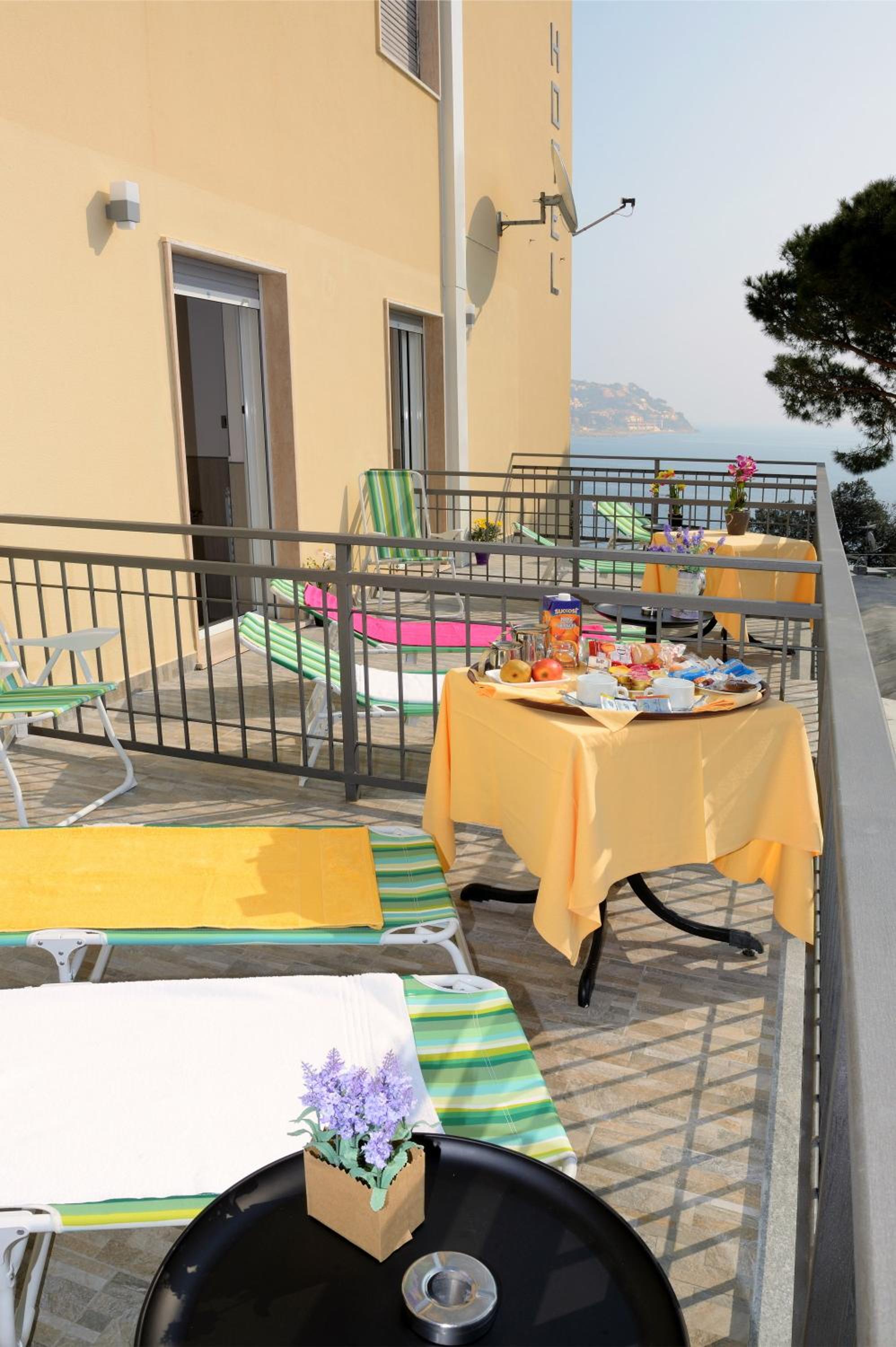 Double Room with Terrace and Sea View   - Photo 30