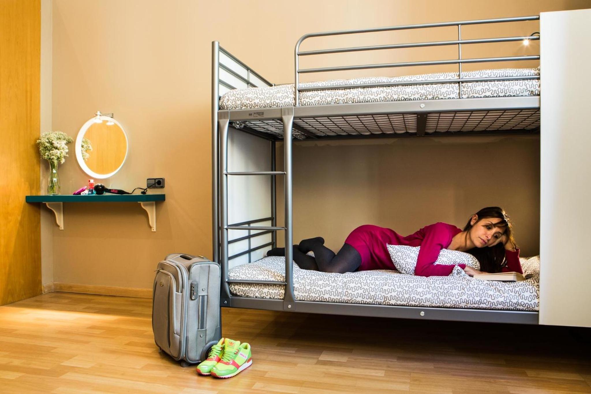 Bed in 4-Bed Female Dormitory Room photo 3