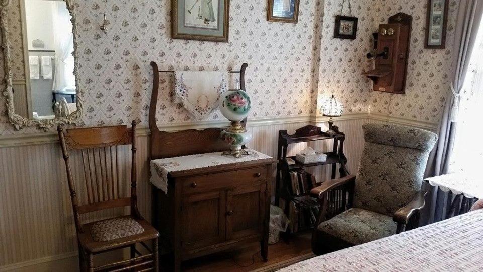 Queen Room photo 1