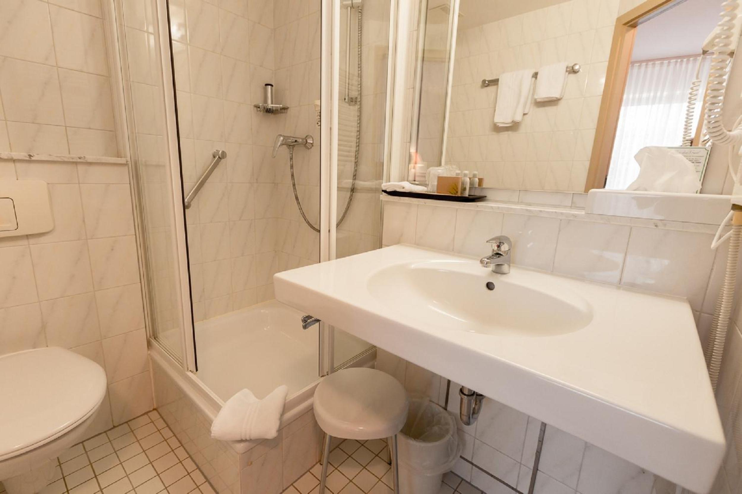 Standard Double Room - Photo 6