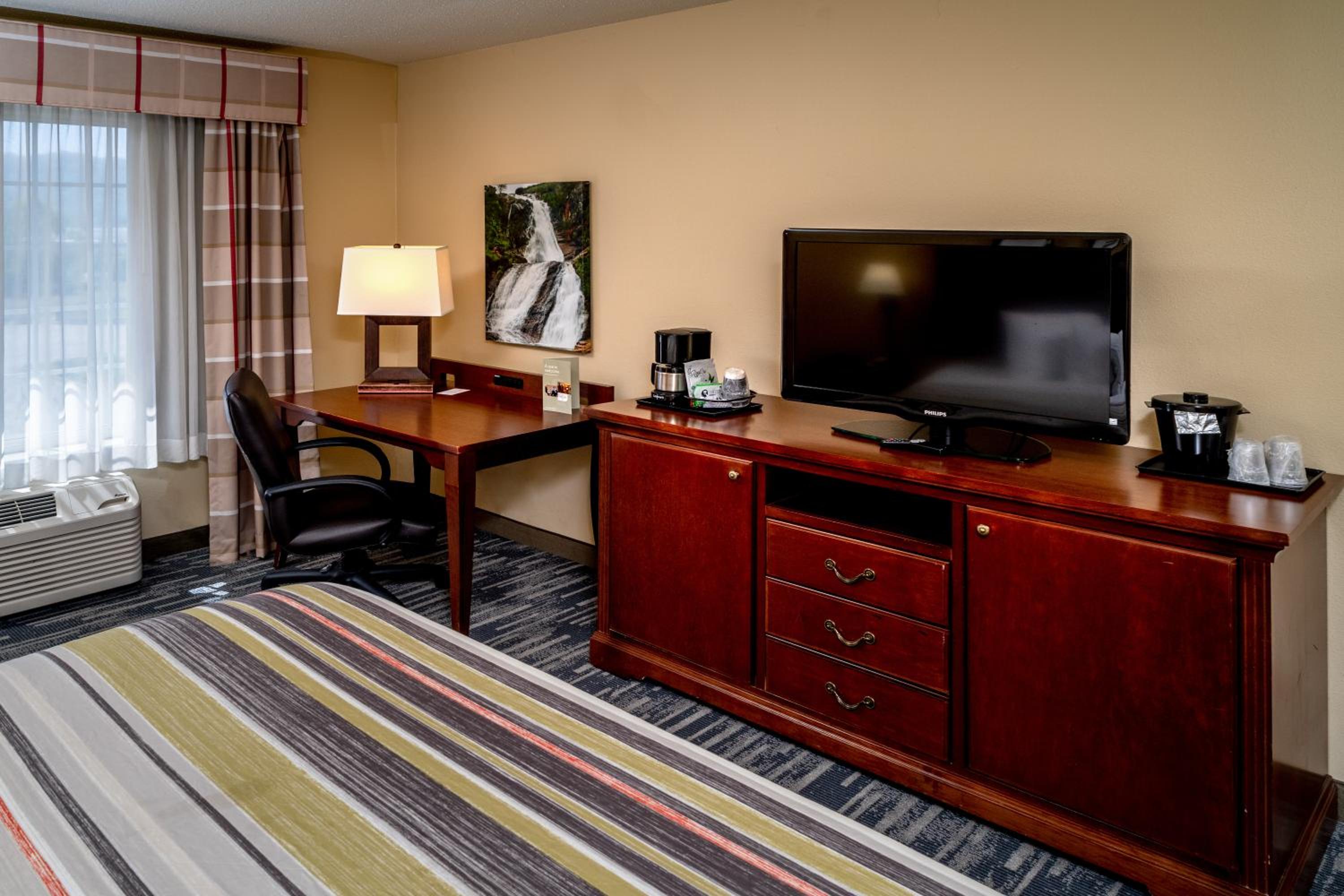 King Room - Disability Access/Non-Smoking - Photo 5