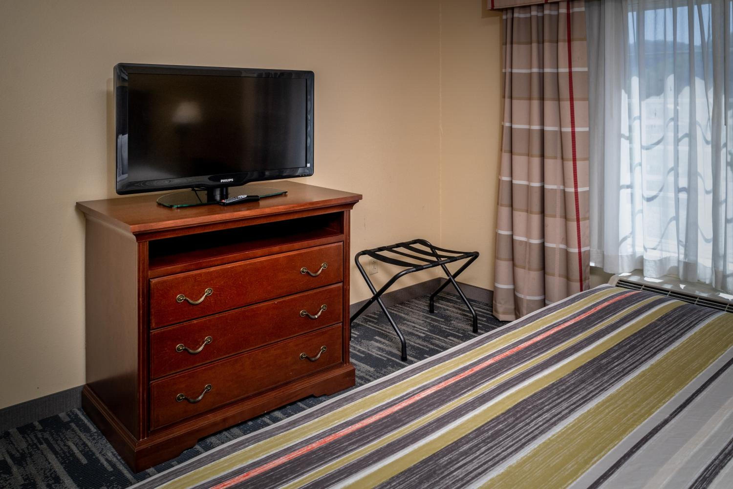 One-Bedroom King Suite - Non-Smoking - Photo 3