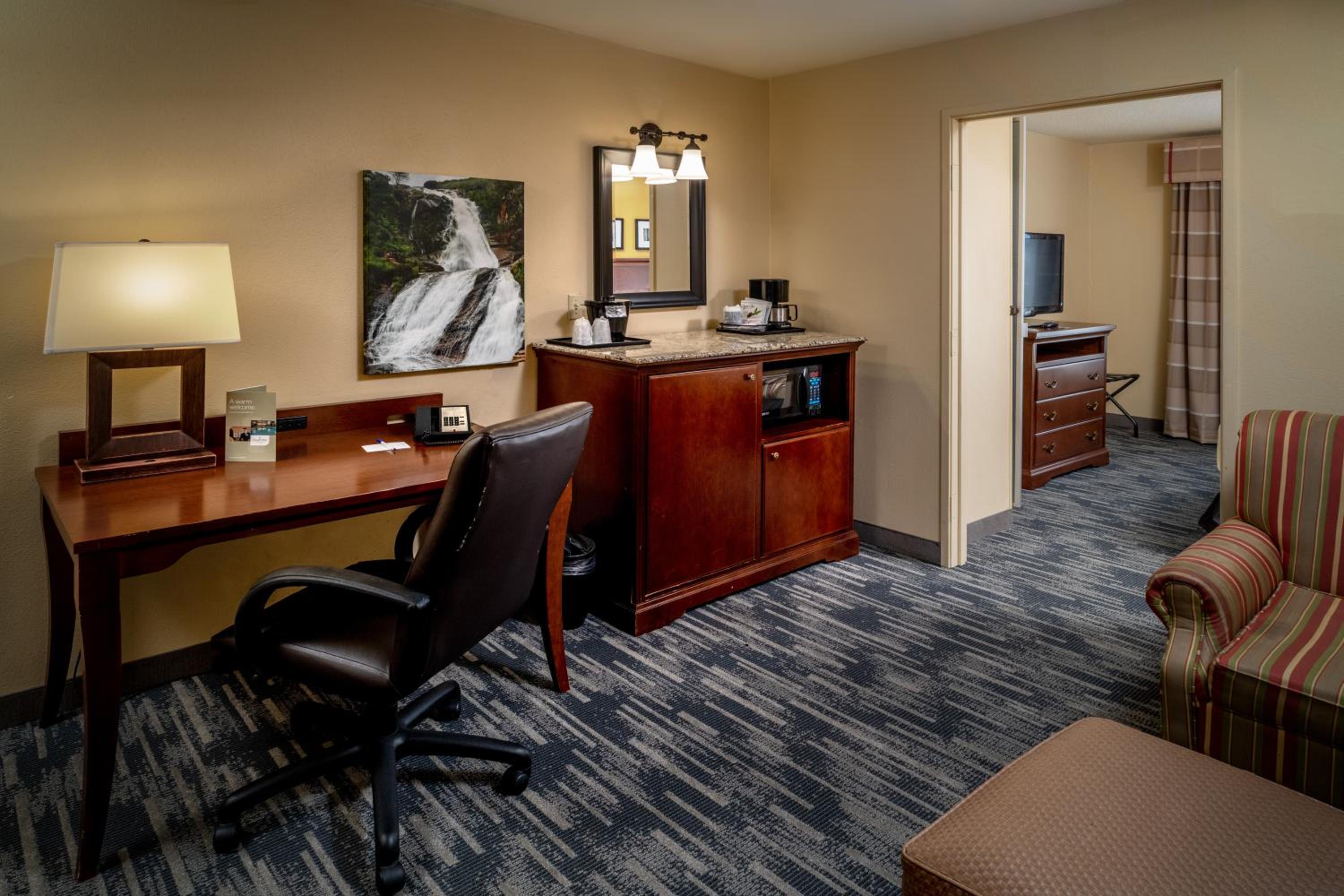 One-Bedroom King Suite - Non-Smoking - Photo 4