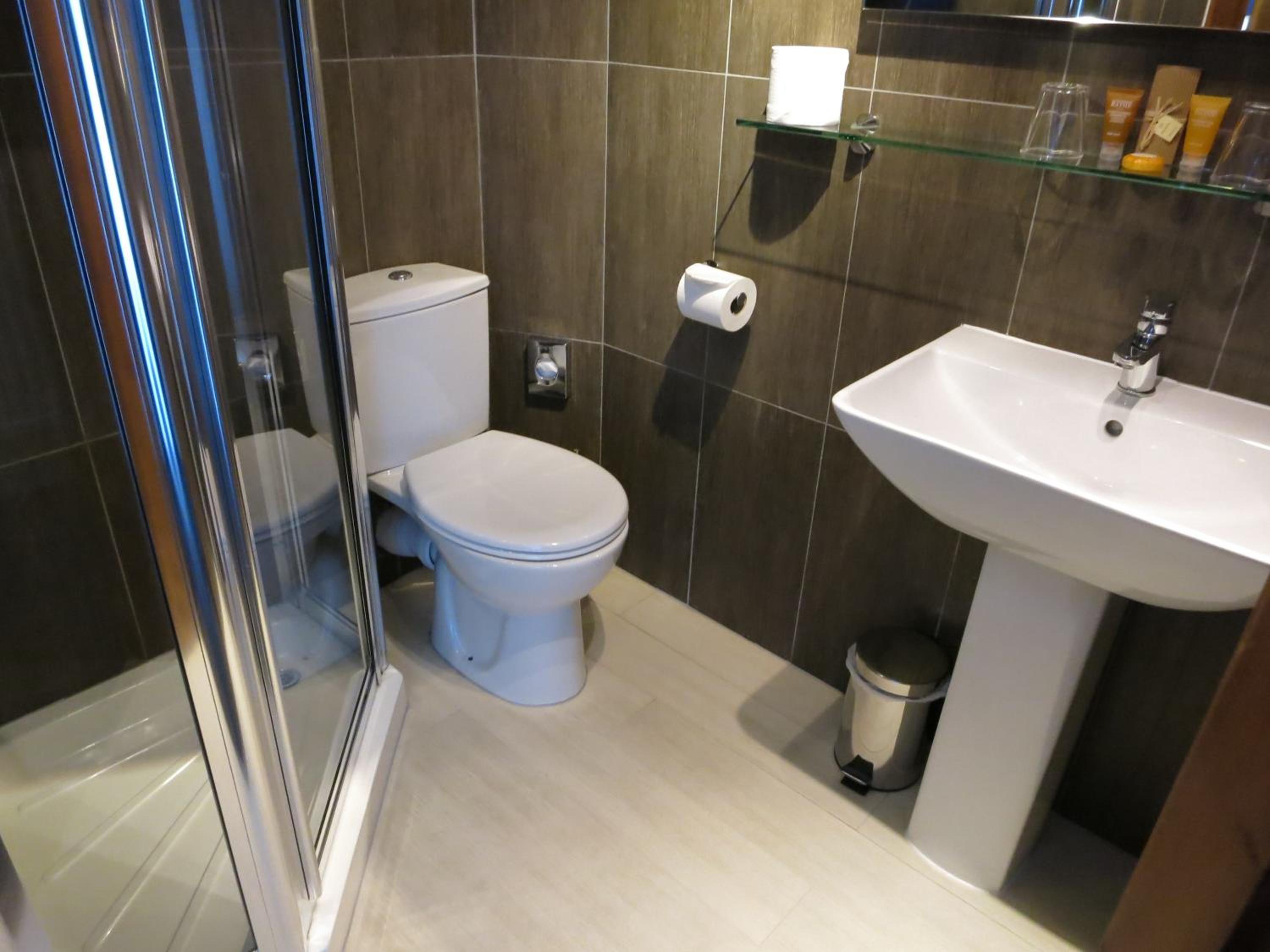 Small Double Room - Photo 8