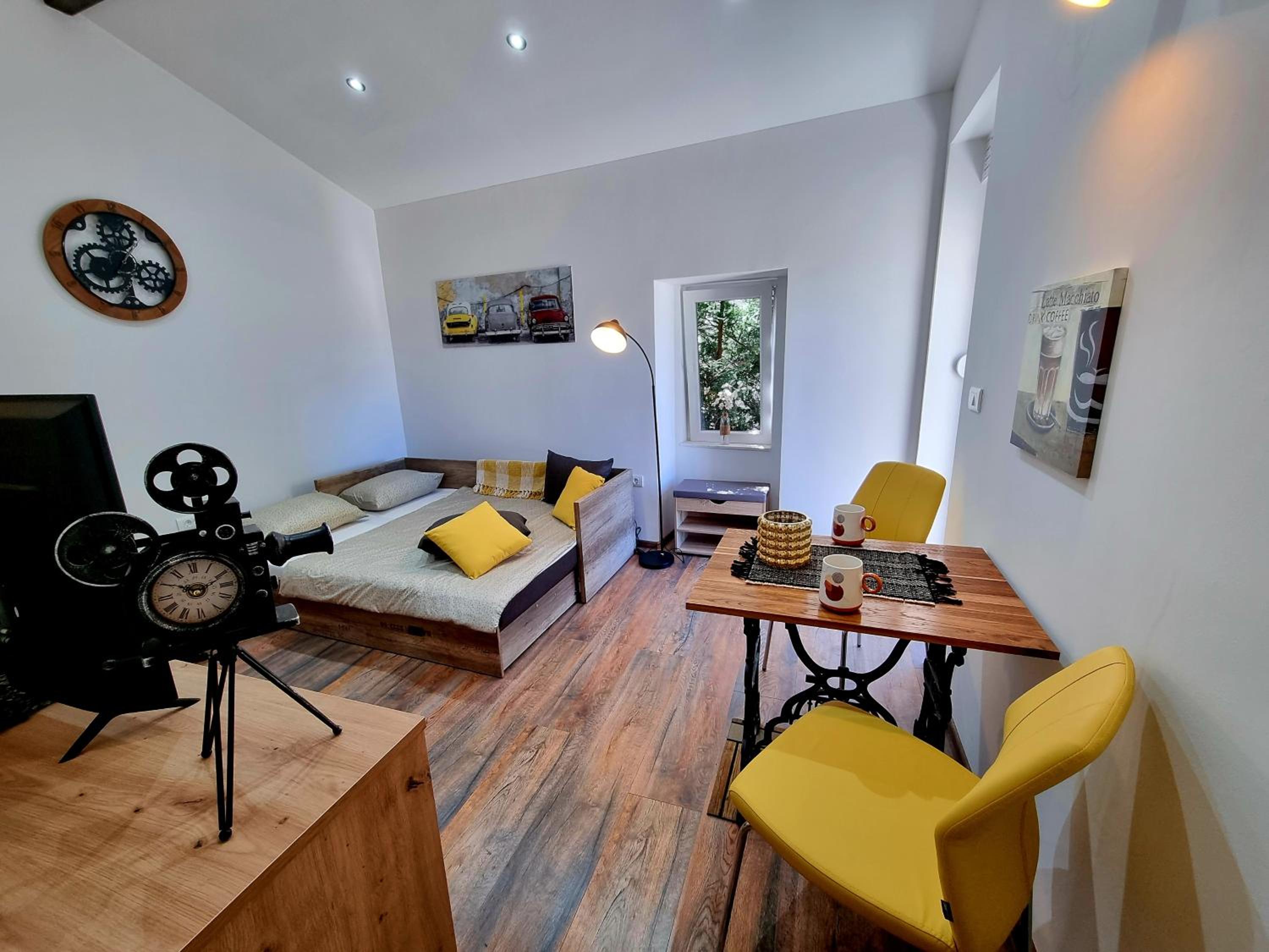 Studio Apartment