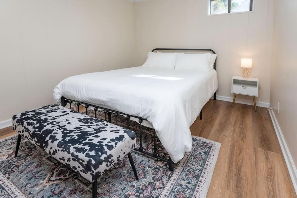 Five-Bedroom House photo 2