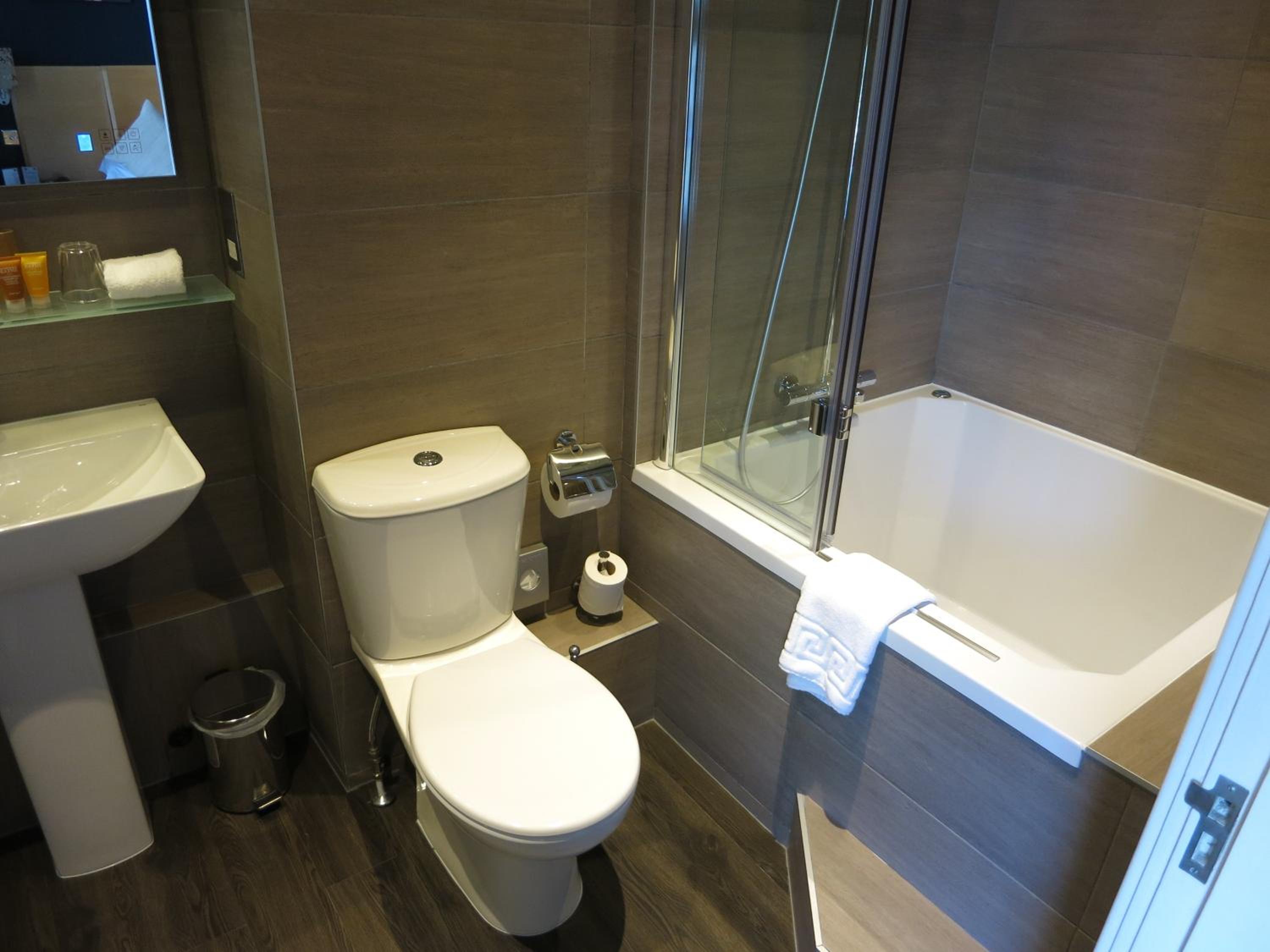 Double Room - Photo 15