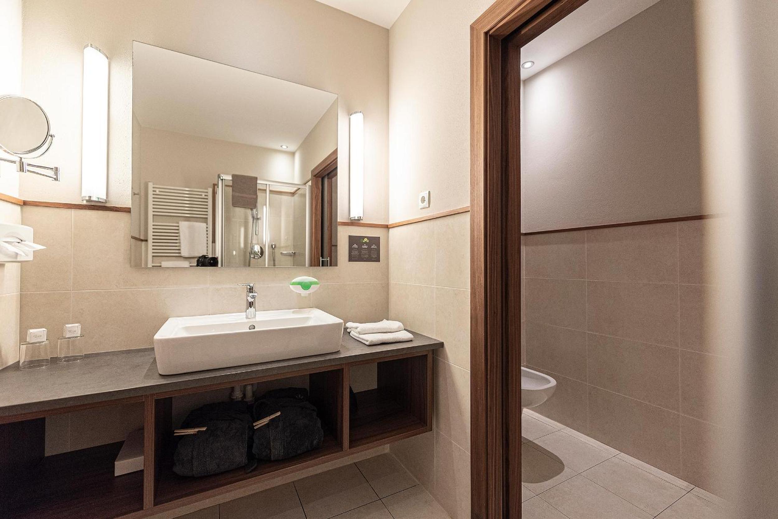 Junior Suite with Mountain View photo 3