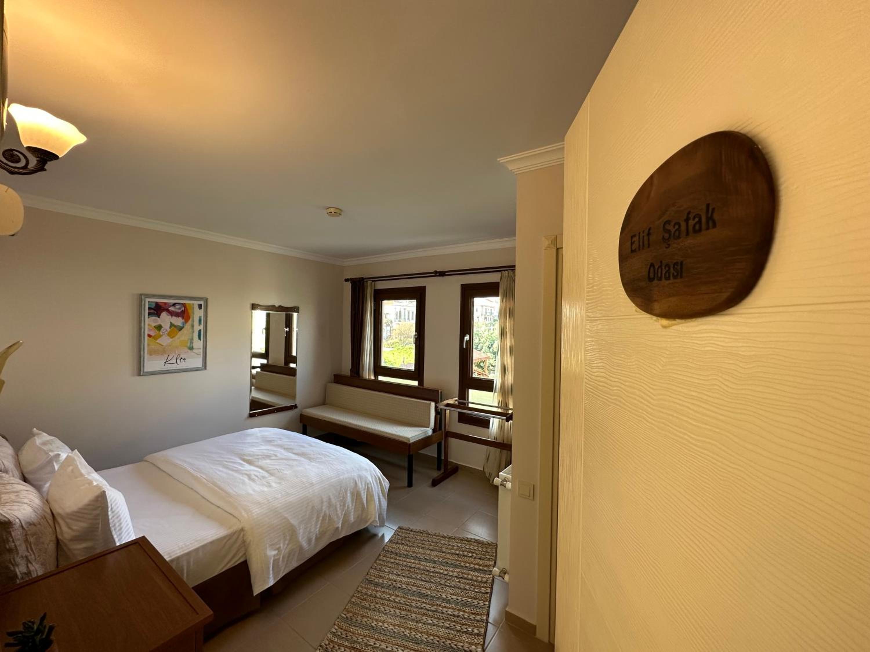 Standard Double Room photo 3