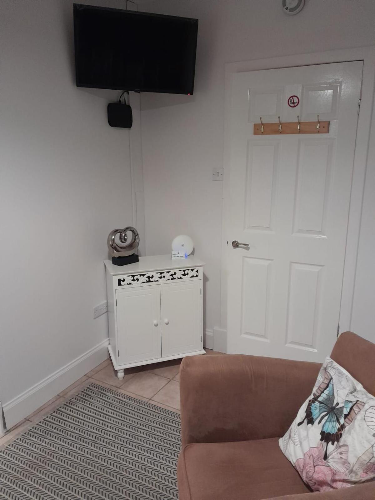 Two-Bedroom Apartment photo 2