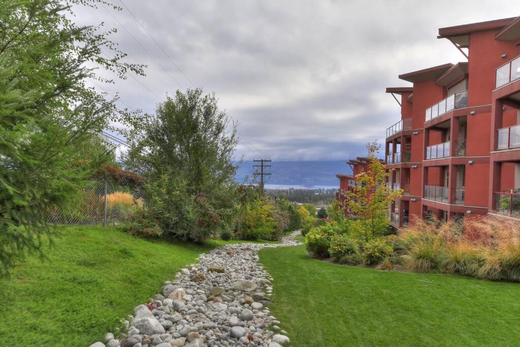 Apartment with Lake View photo 2