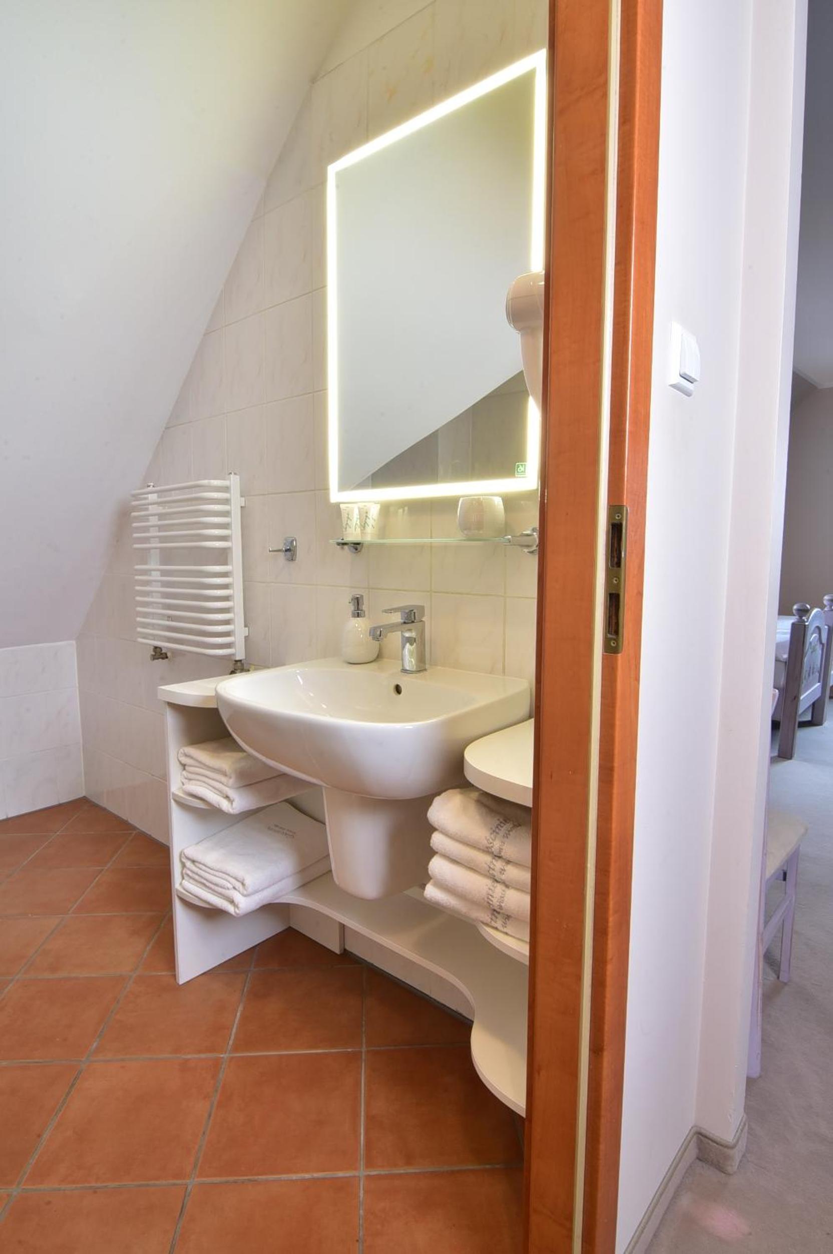 Family Room - Photo 10