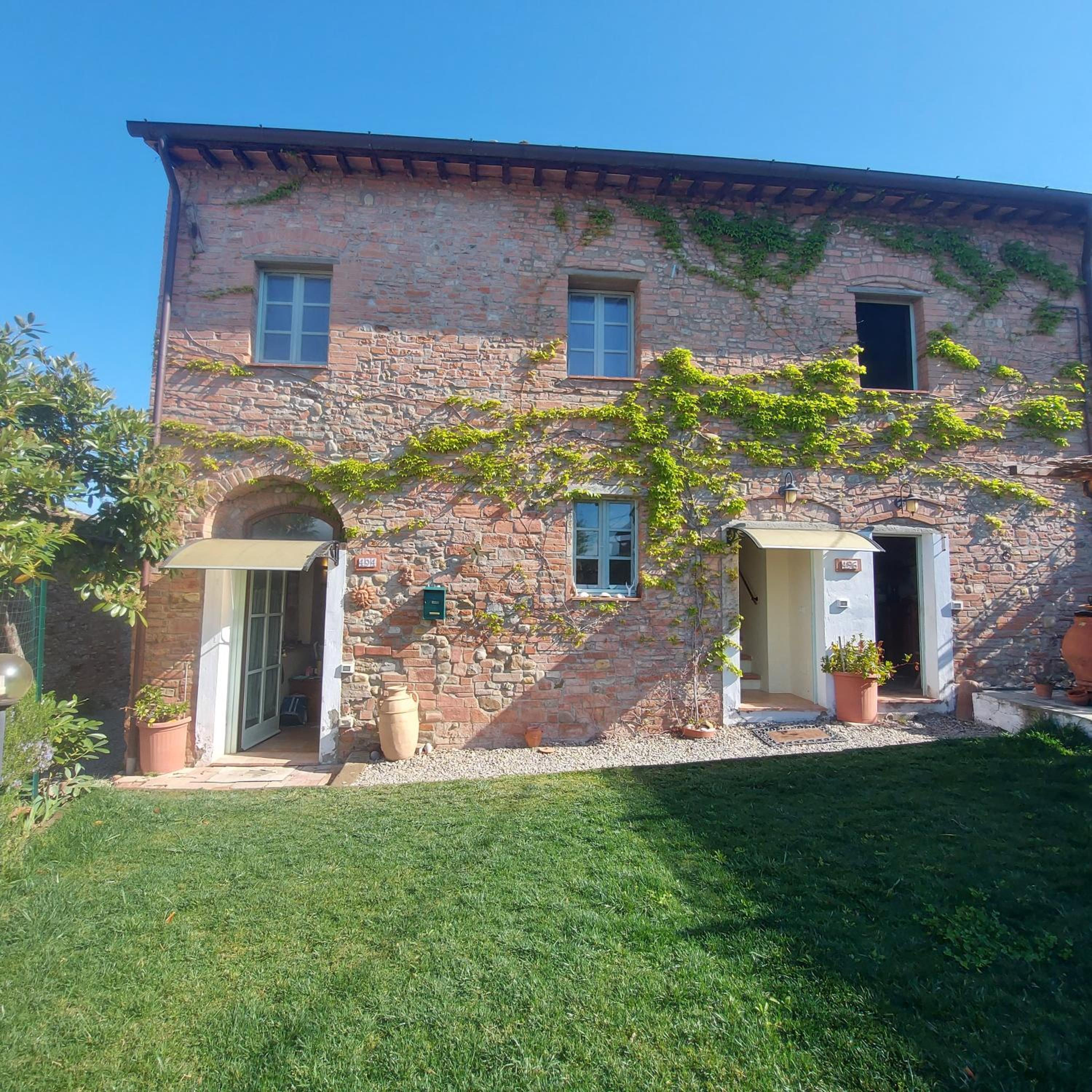 Two-Bedroom Apartment photo 2