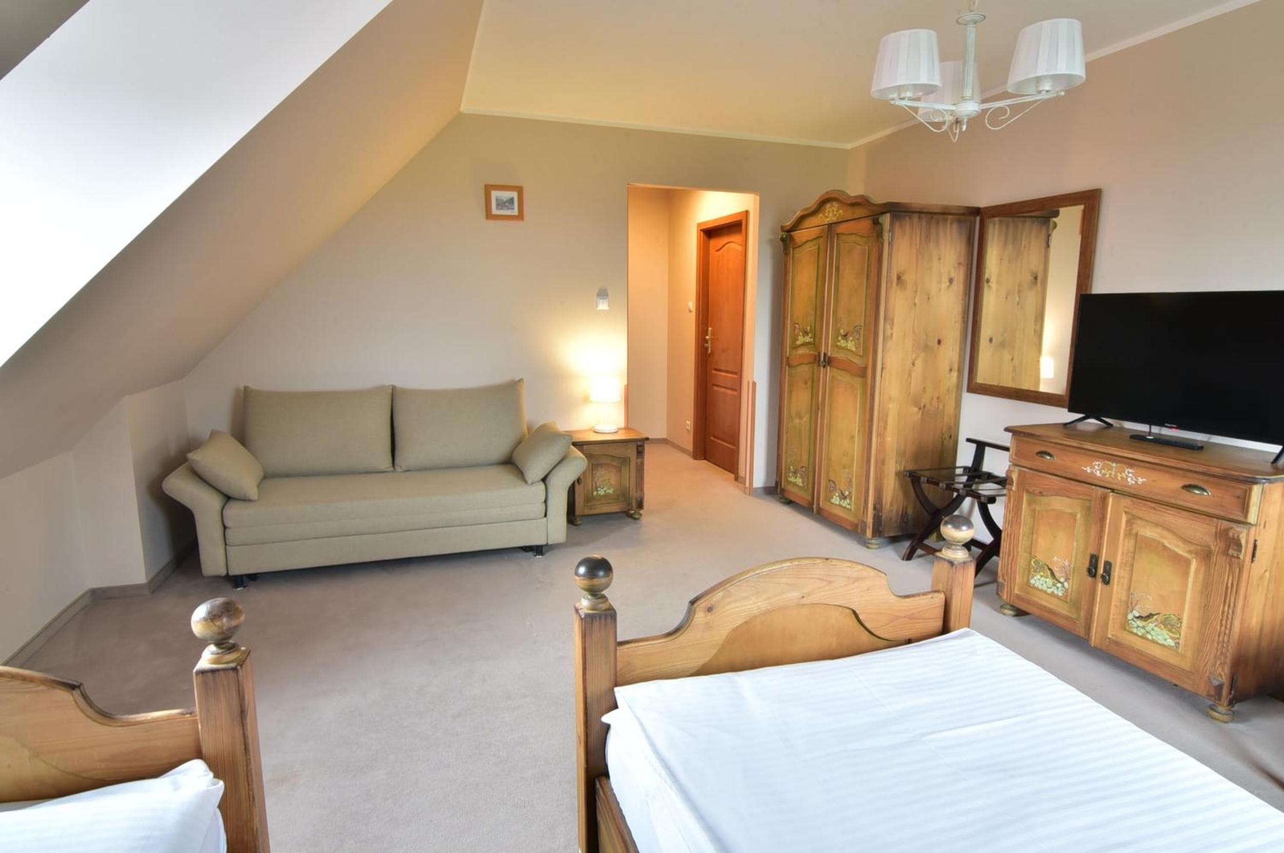 Standard Twin Room - Photo 6