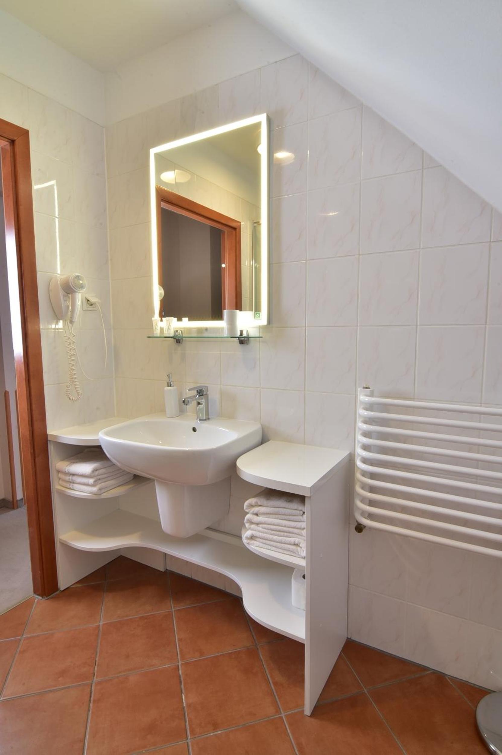 Triple Room - Photo 7