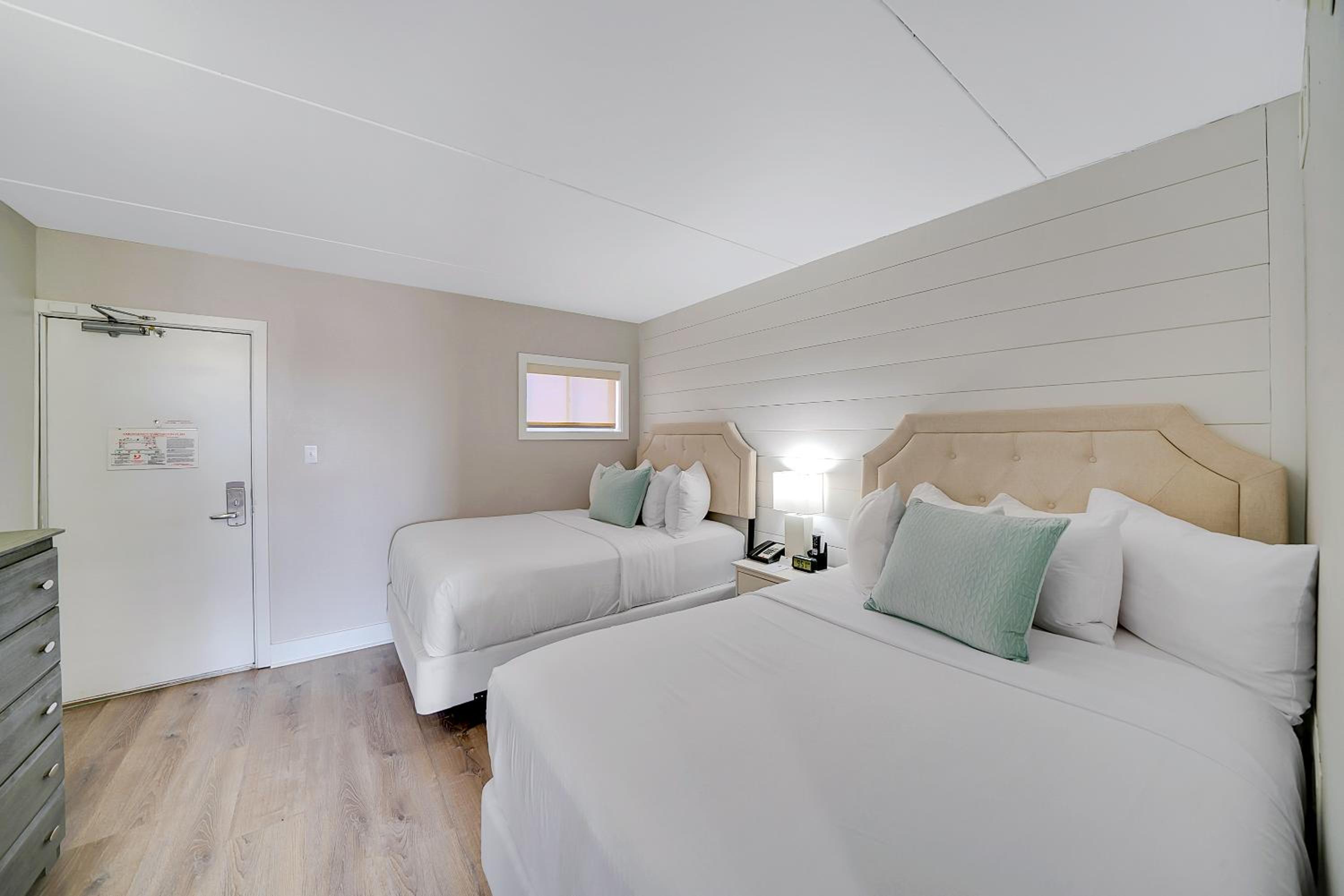 Deluxe Two Queens (Ocean View)