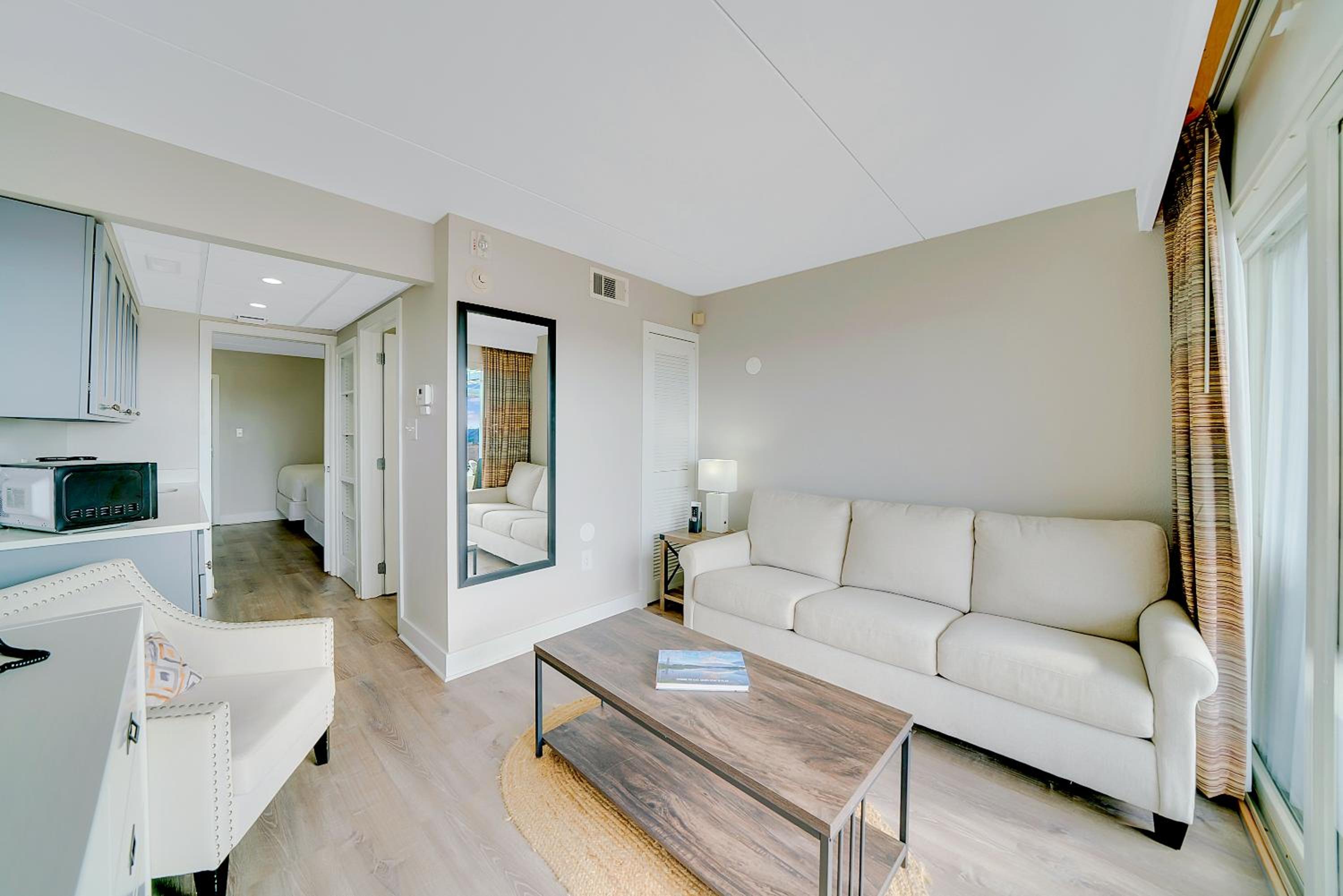 Deluxe Two Double Beds Suite with Kitchenette and Oceanfront