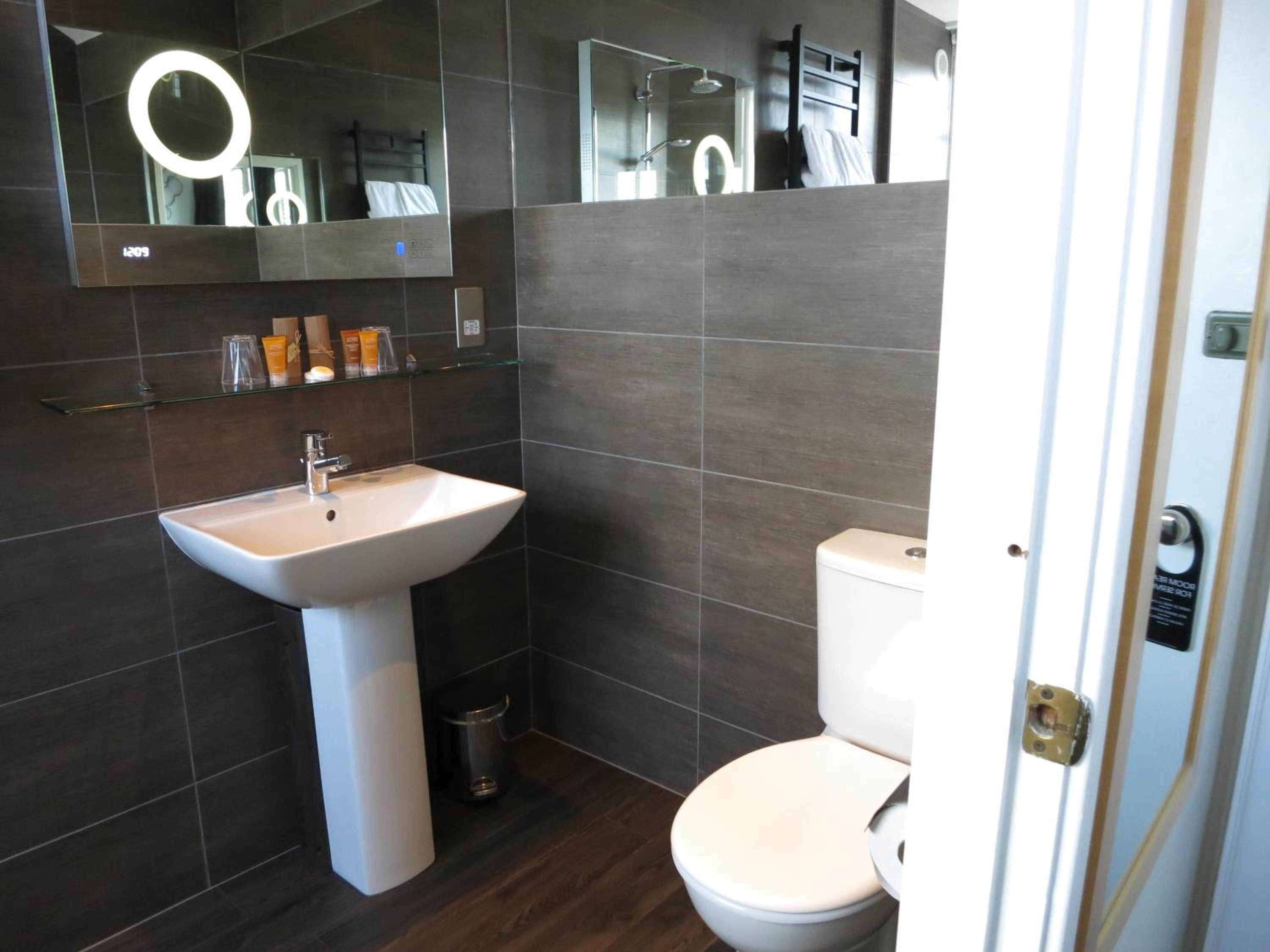 Small Double Room - Photo 3