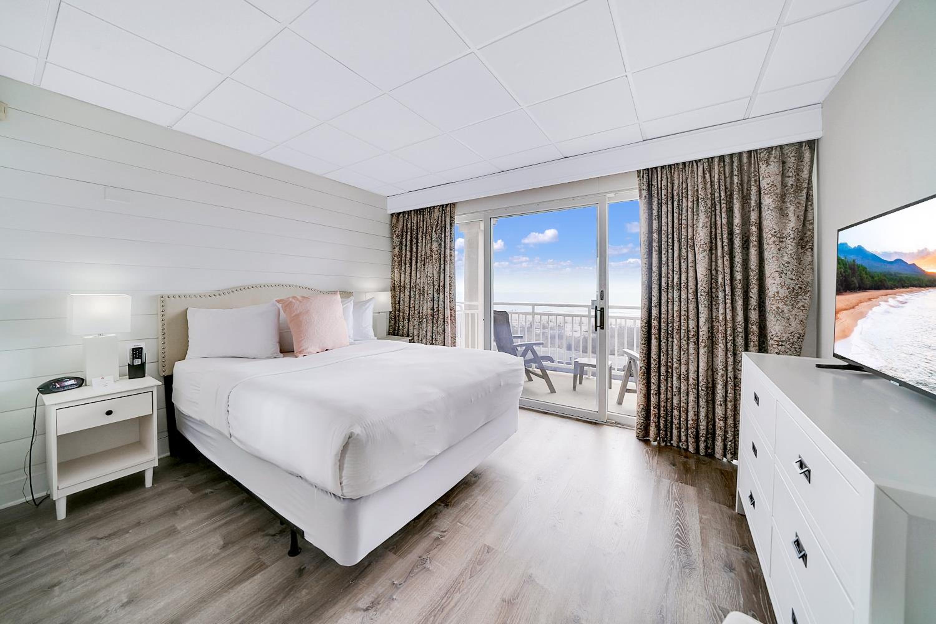 Queen Room with Sea View