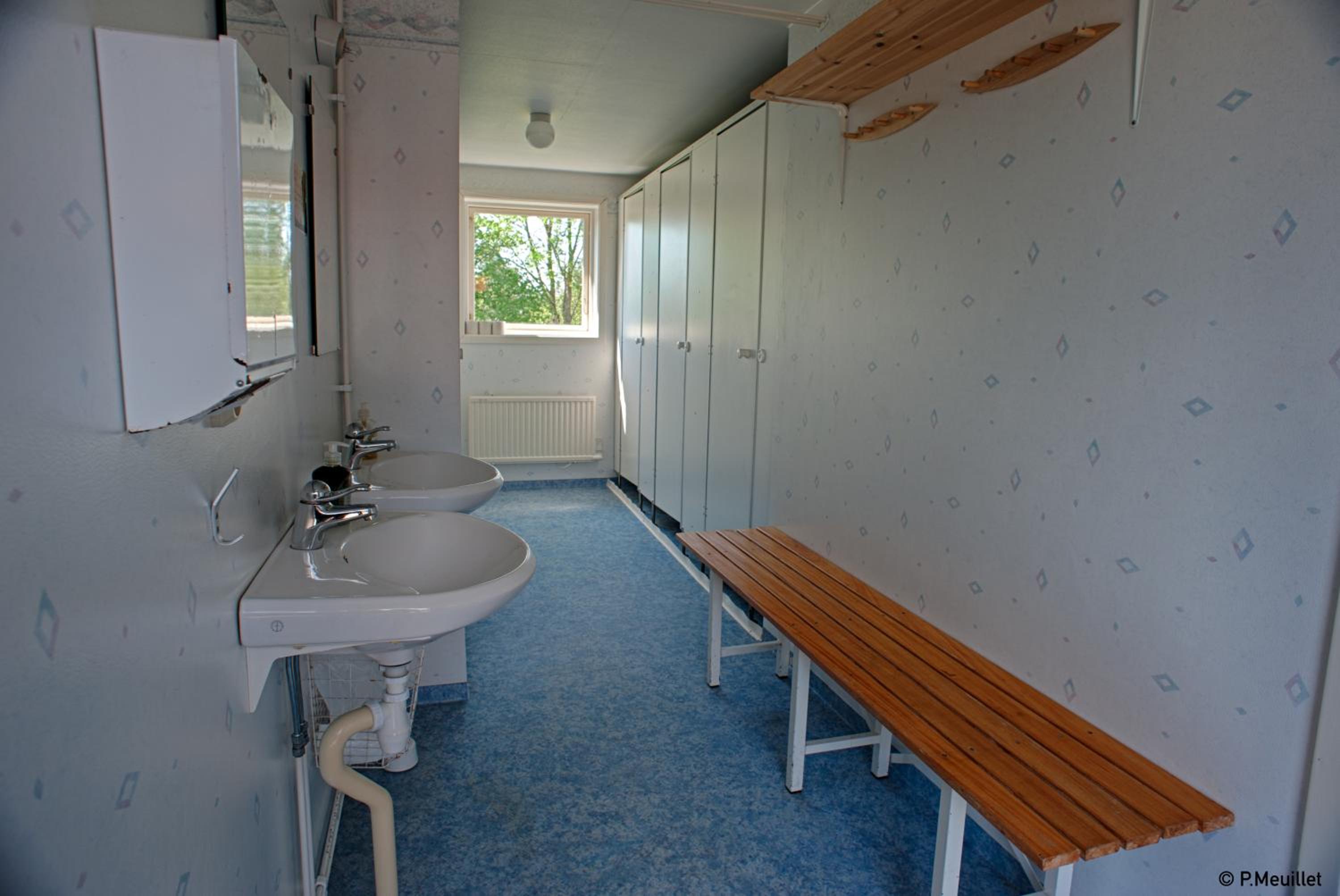 Standard Twin Room with Shared Bathroom photo 3