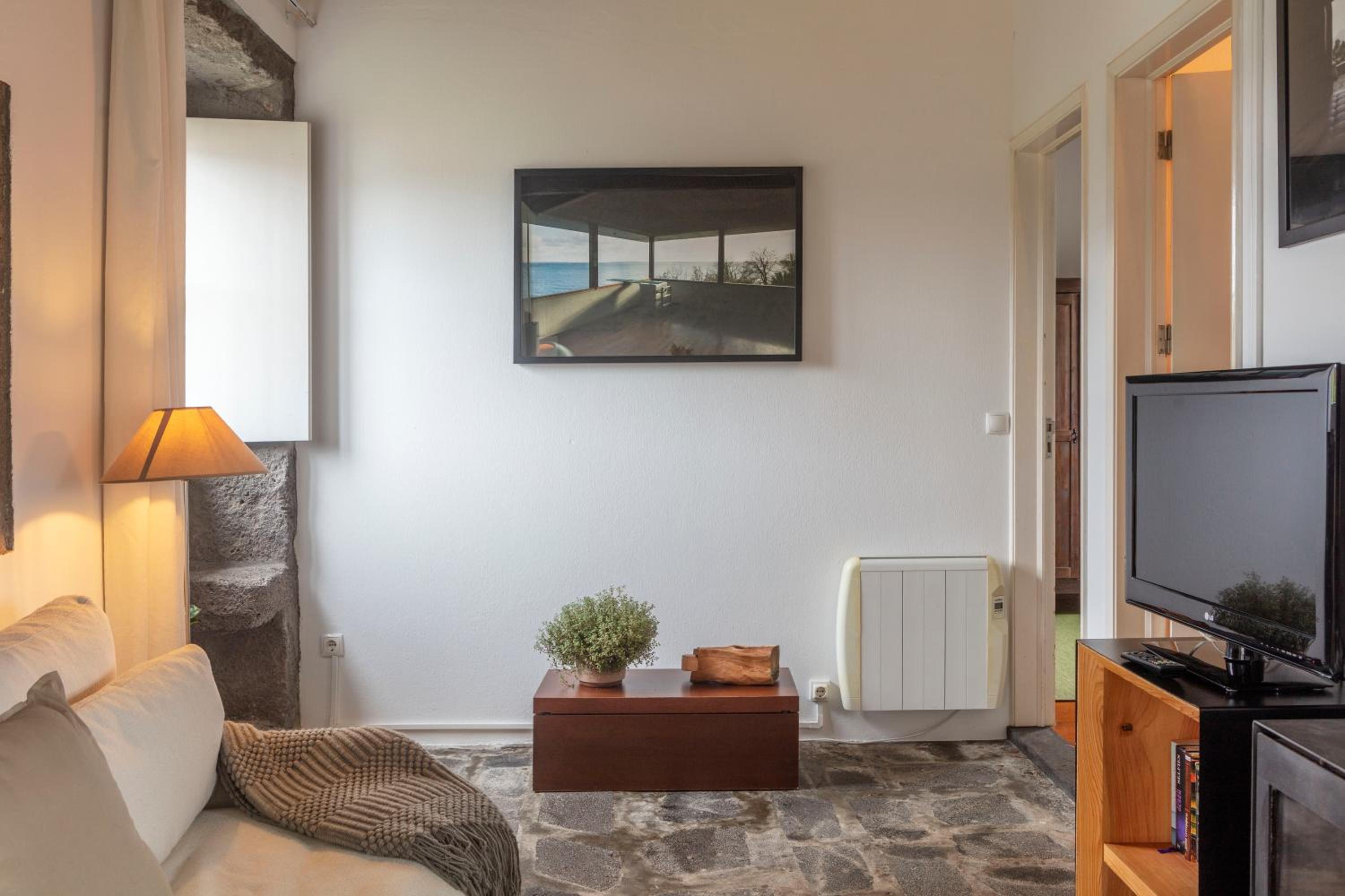 Apartment with Garden View - Photo 13