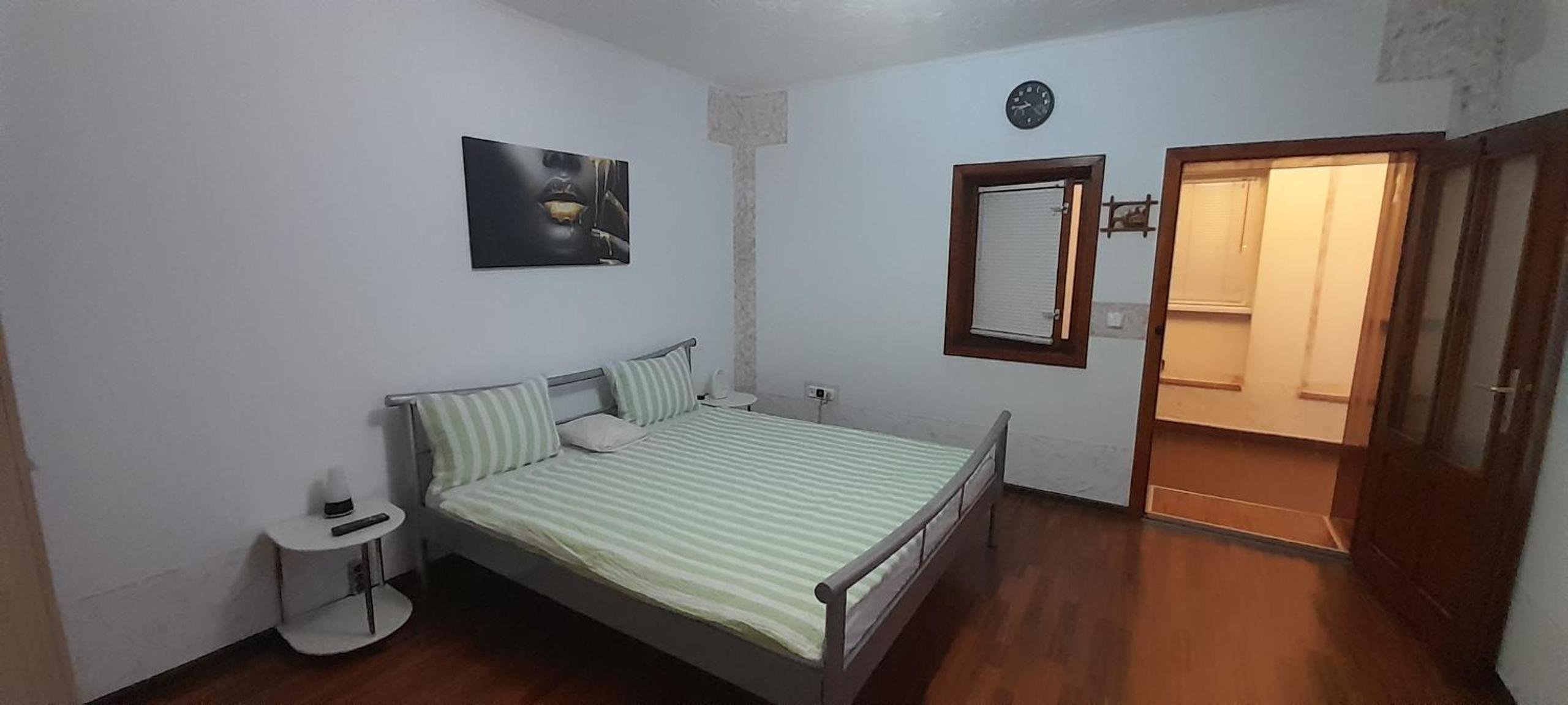 Deluxe Room (2 Adults + 1 Child) - Photo 11