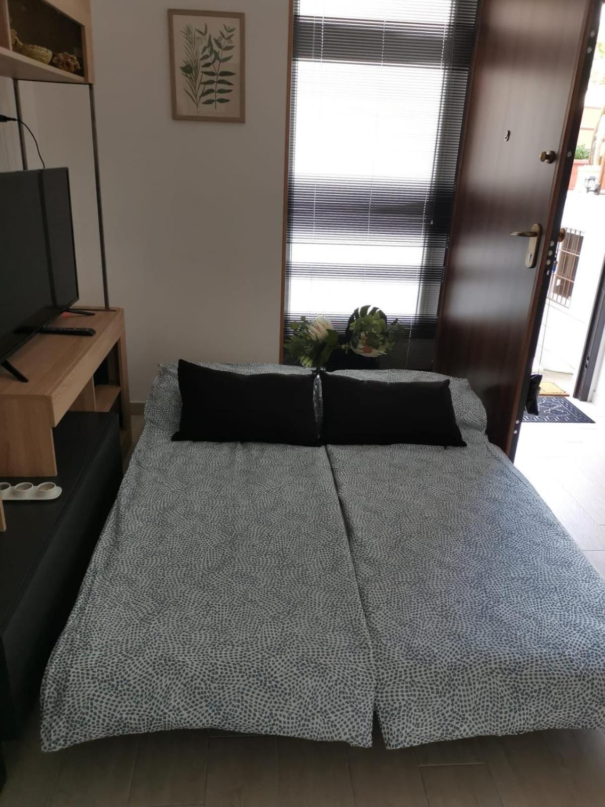 One-Bedroom Apartment photo 3